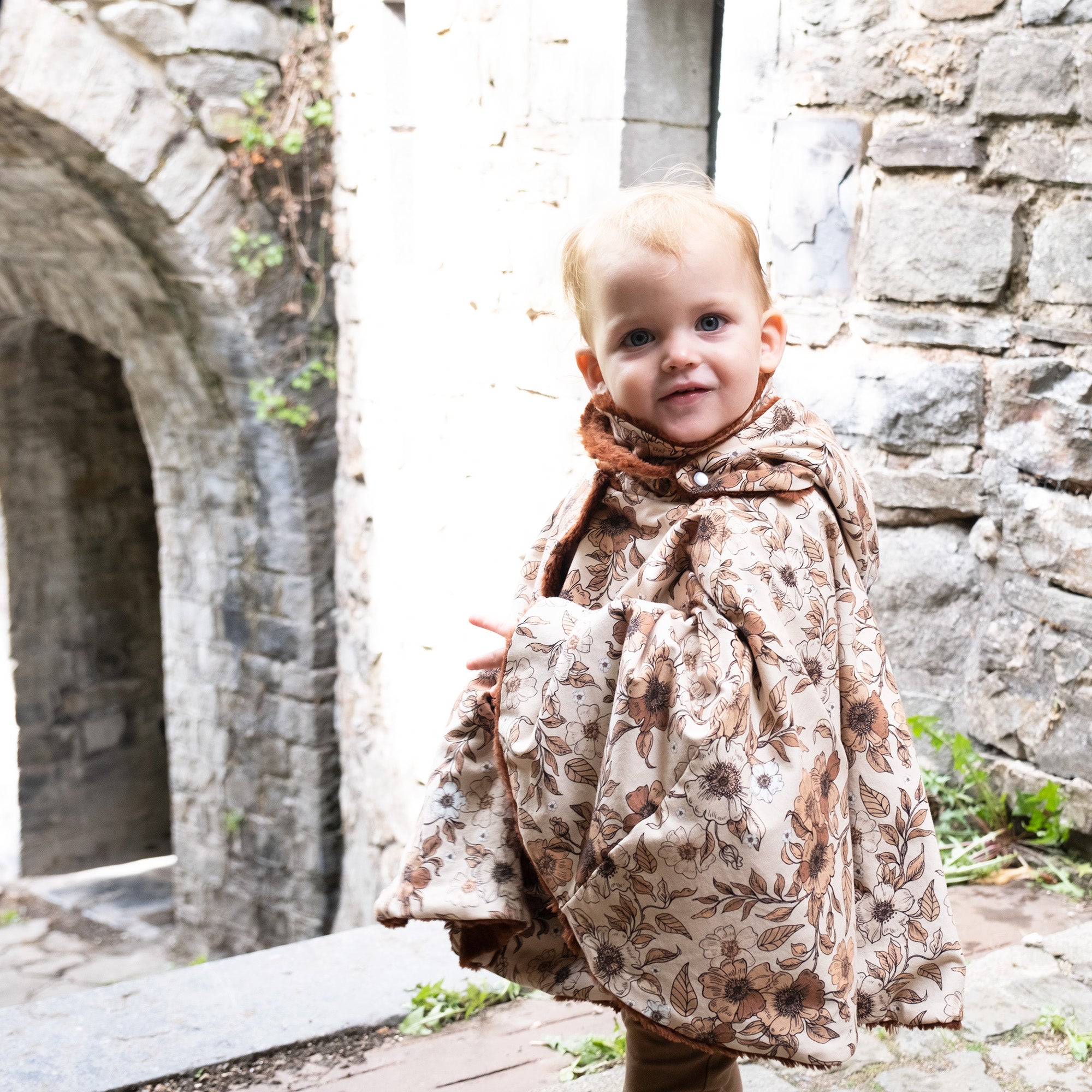 REINETTE bébé - la cape multifonctions – KLAFOUTIS Couture