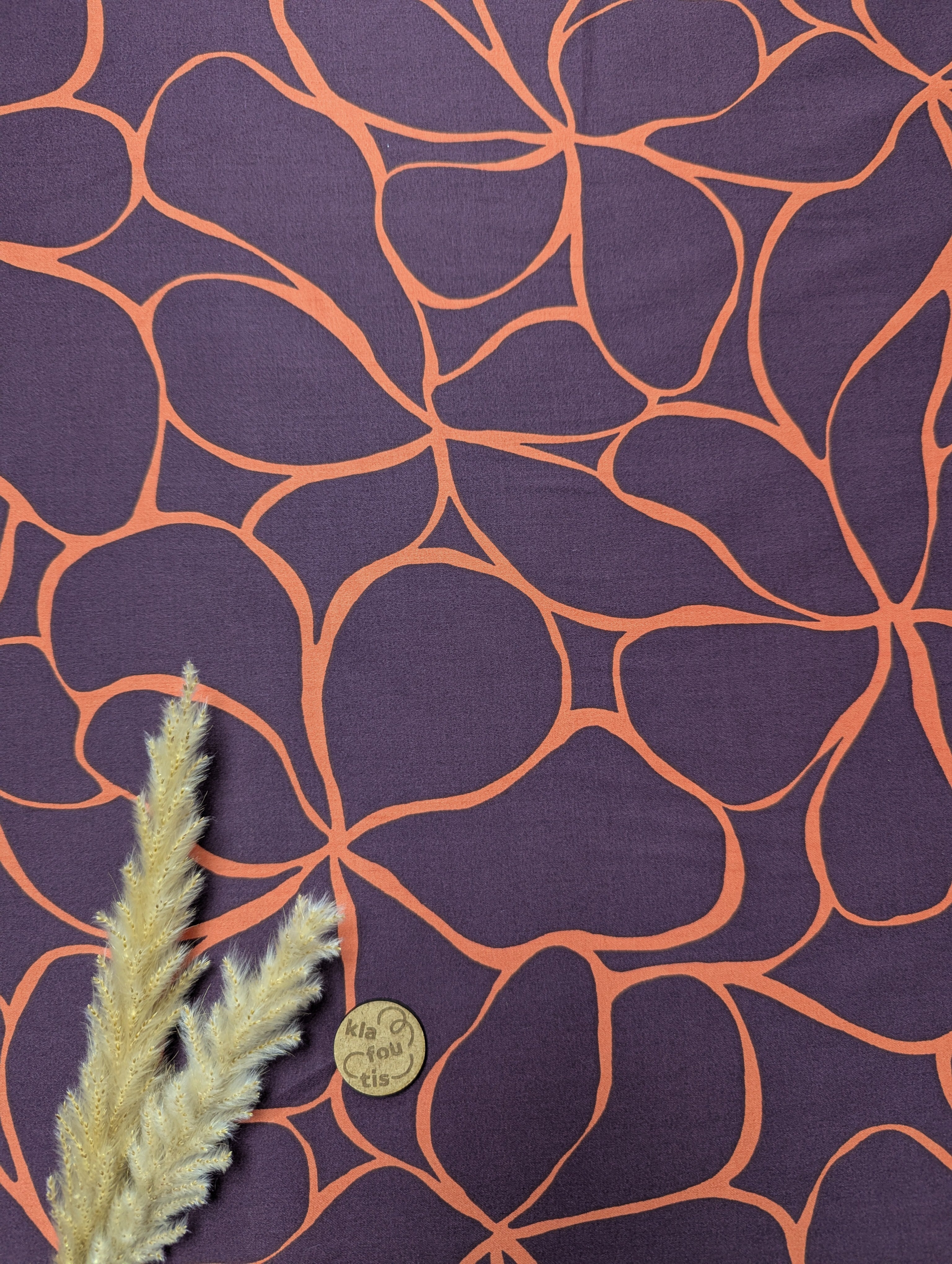Satin de coton aubergine - Marbrures florales orange brûlée