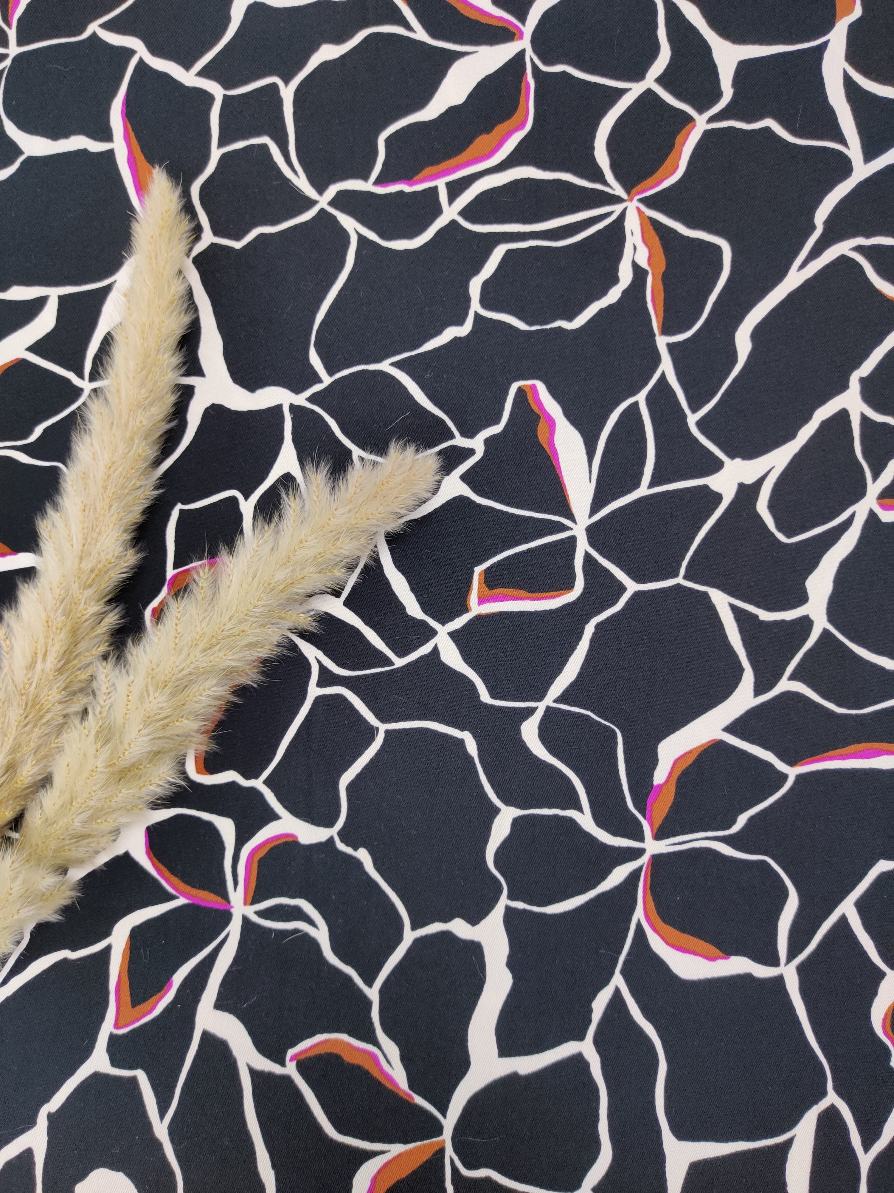 Twill de viscose stretch noir - Marbre en fleurs