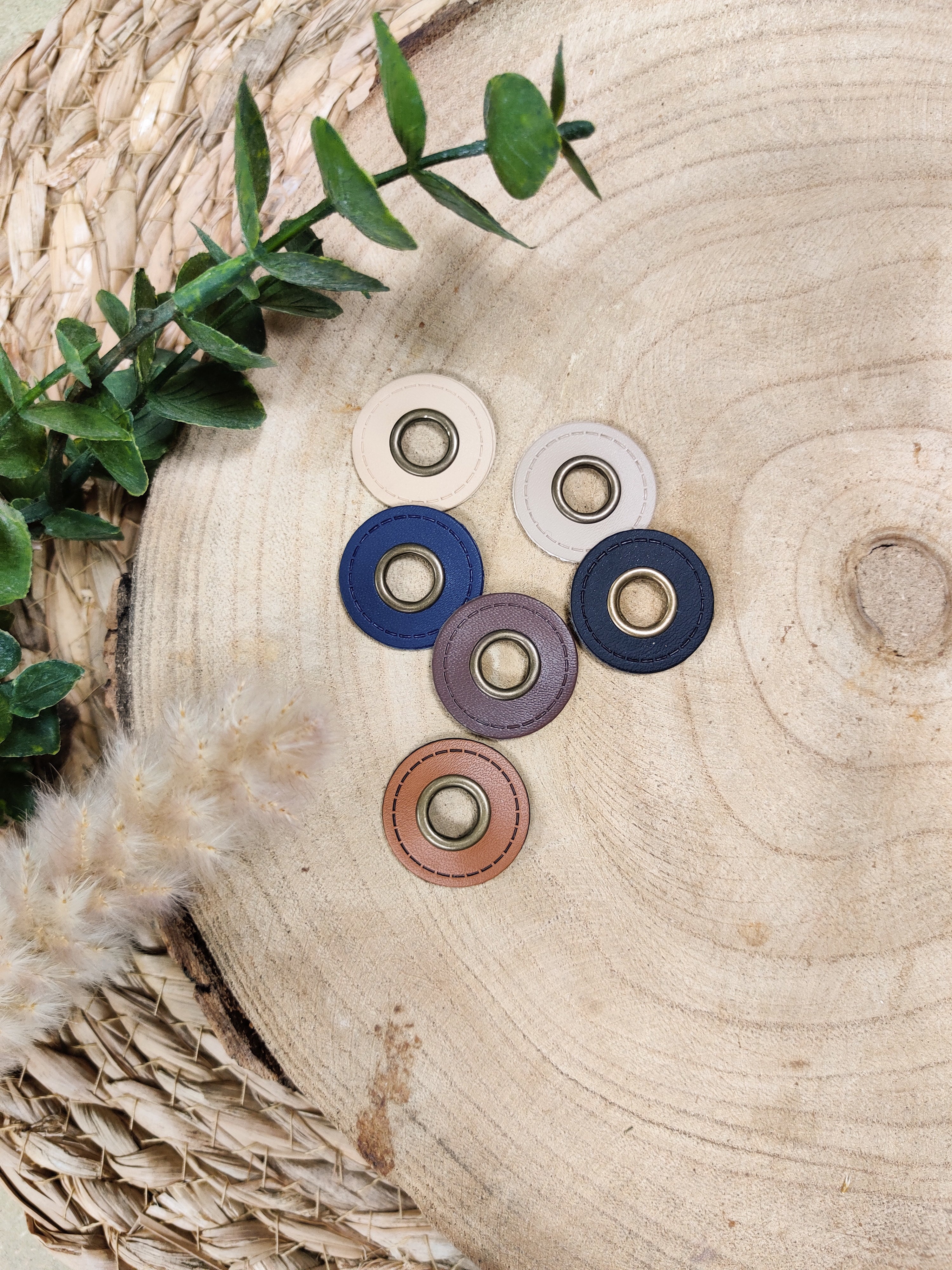 Œillets simili cuir - rond 25 mm - plusieurs coloris