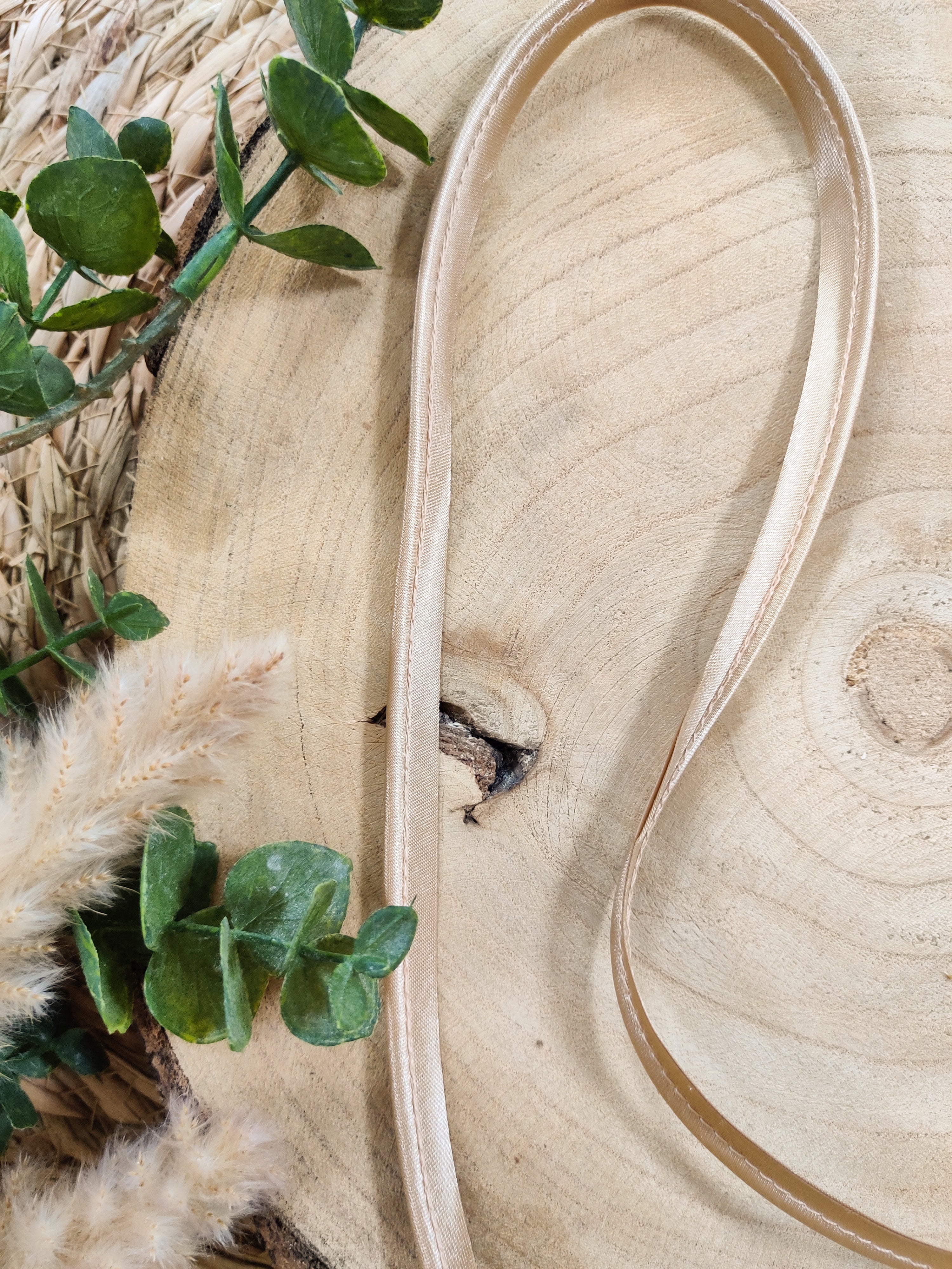 Passepoil satin café au lait