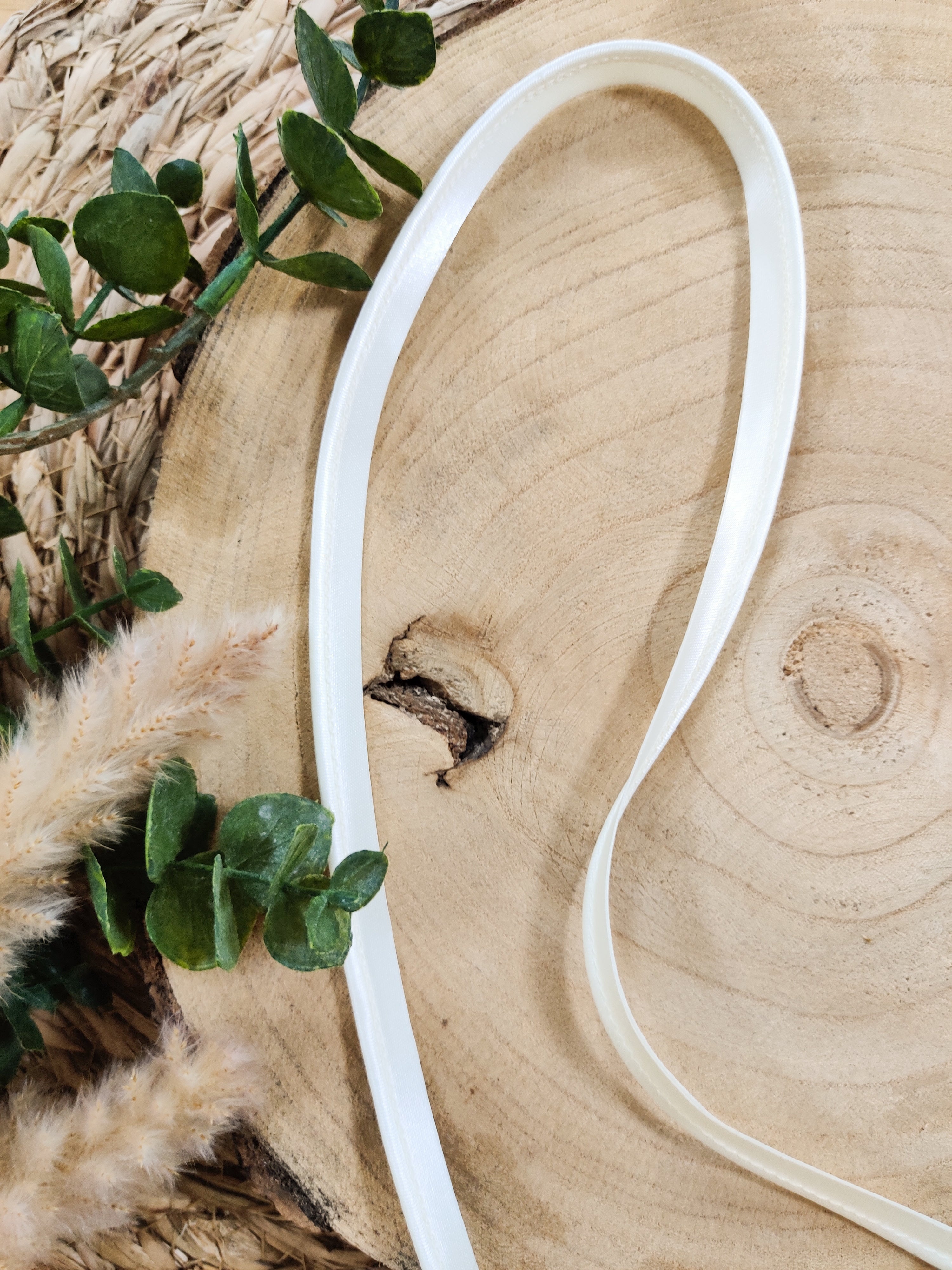 Passepoil satin écru