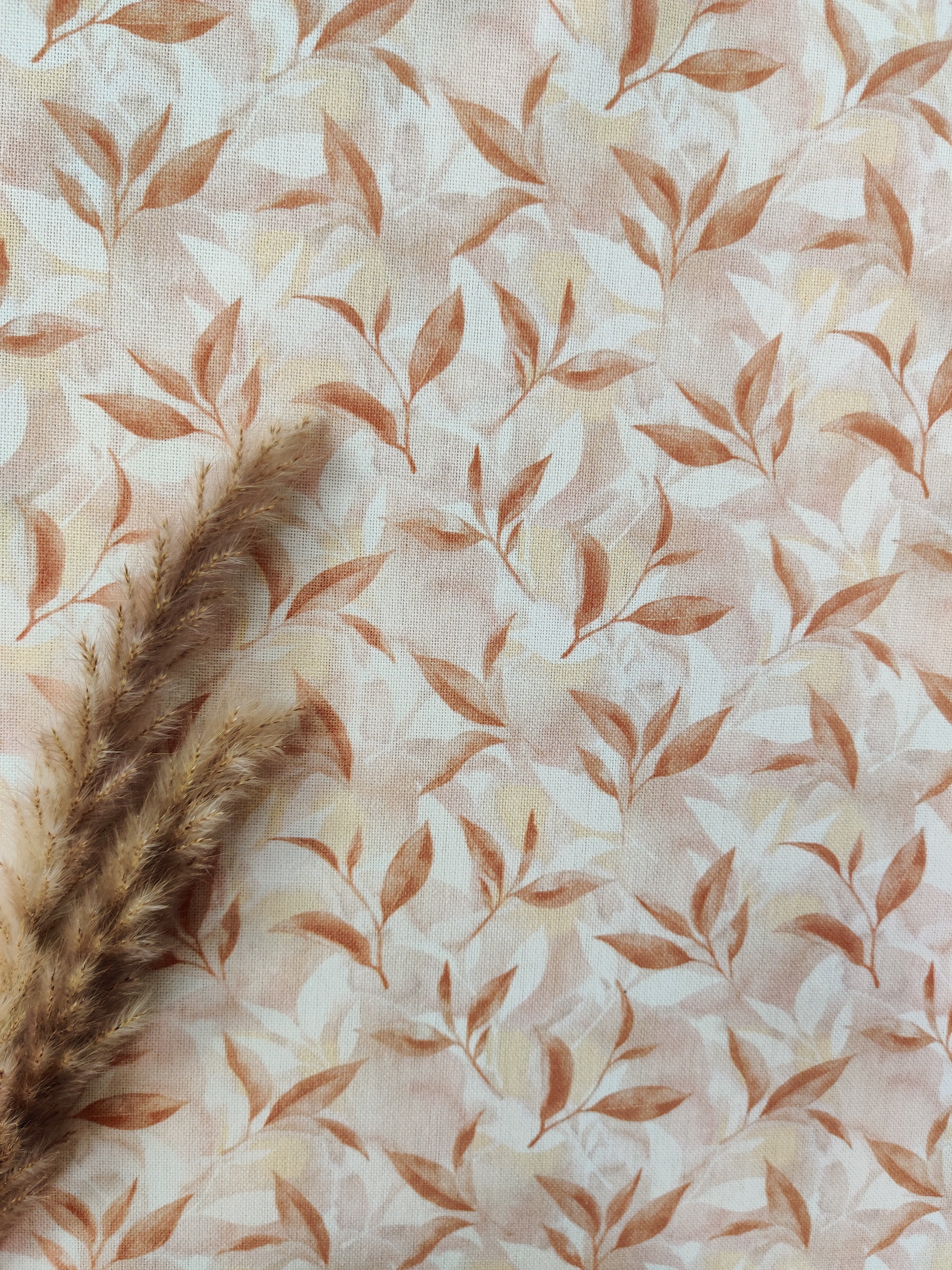 Canevas rose clair - Petites feuilles