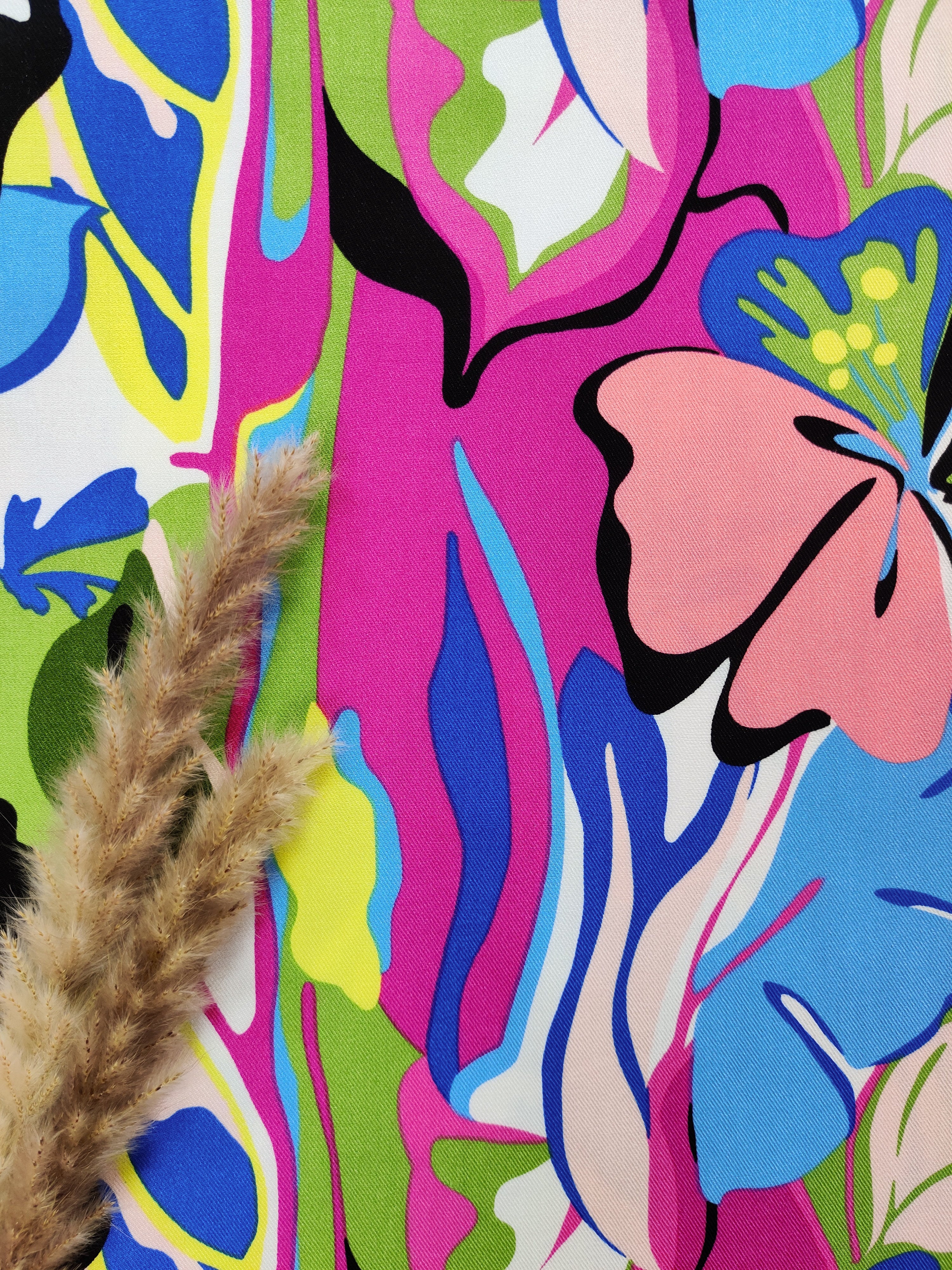 Twill de viscose bleu - Cascade fleurie