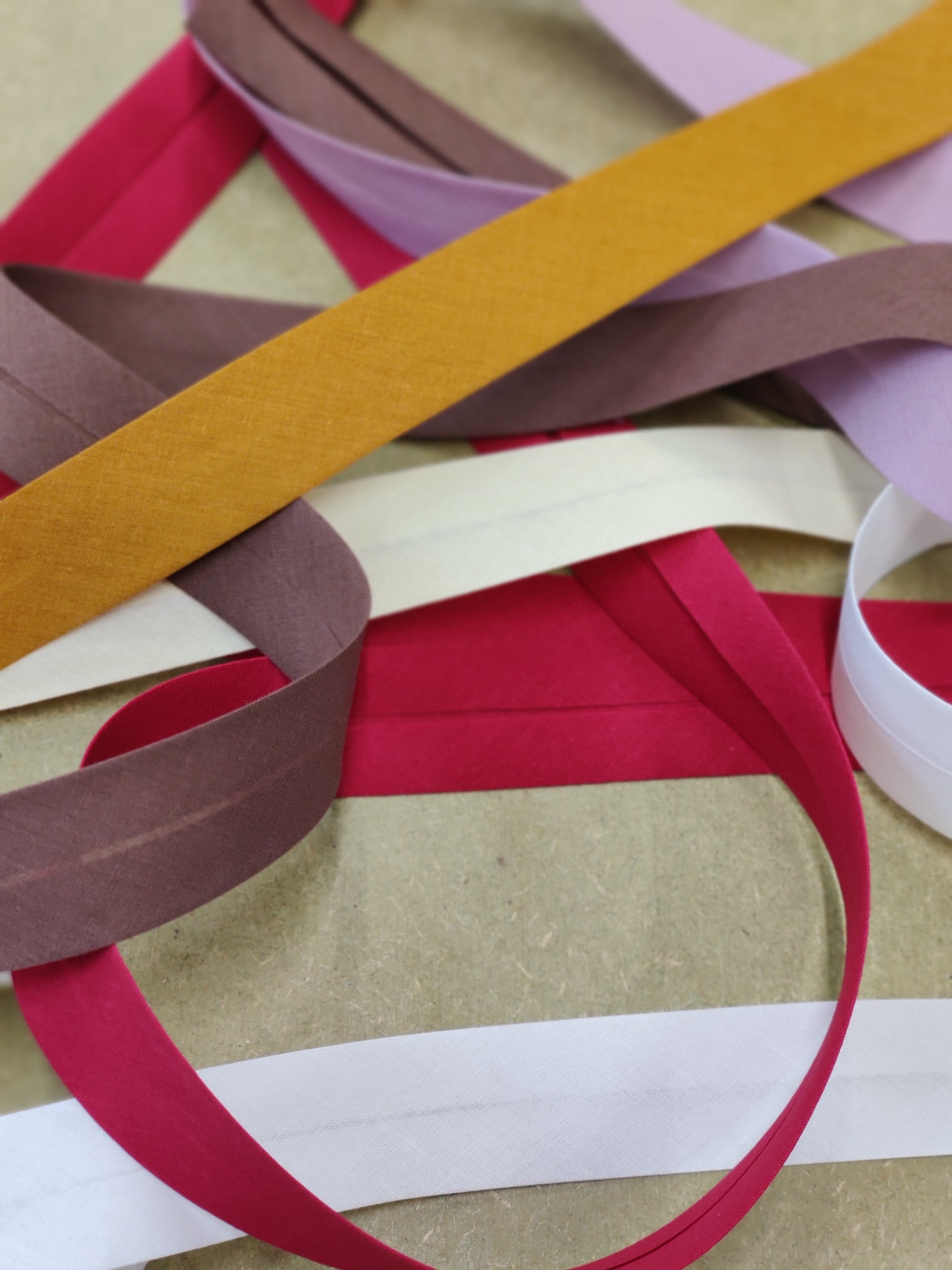 Biais pré-plié 27 mm - assorti au tissu de votre choix