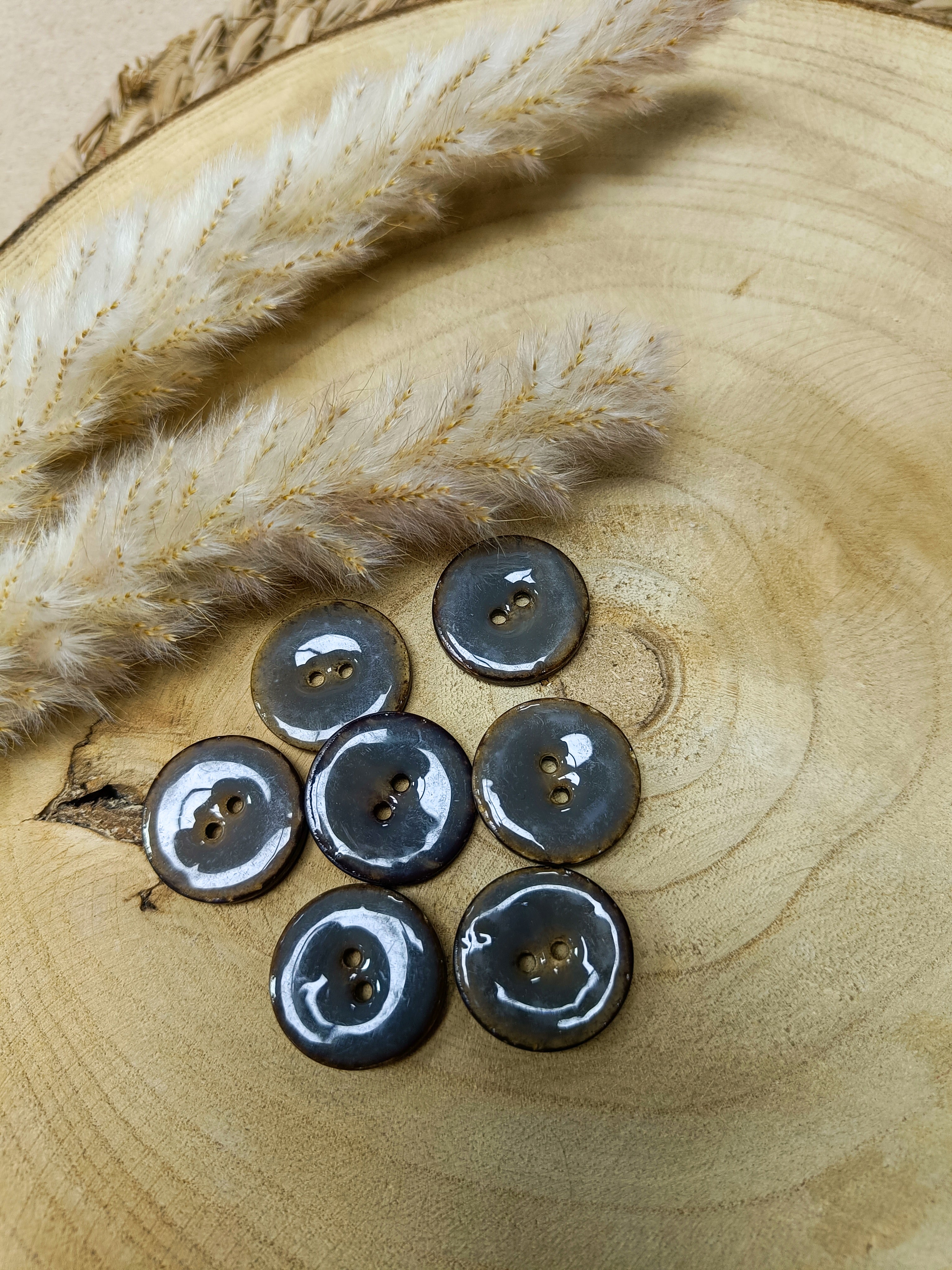 Bouton en coco laqué 25 mm - assorti à votre tissu