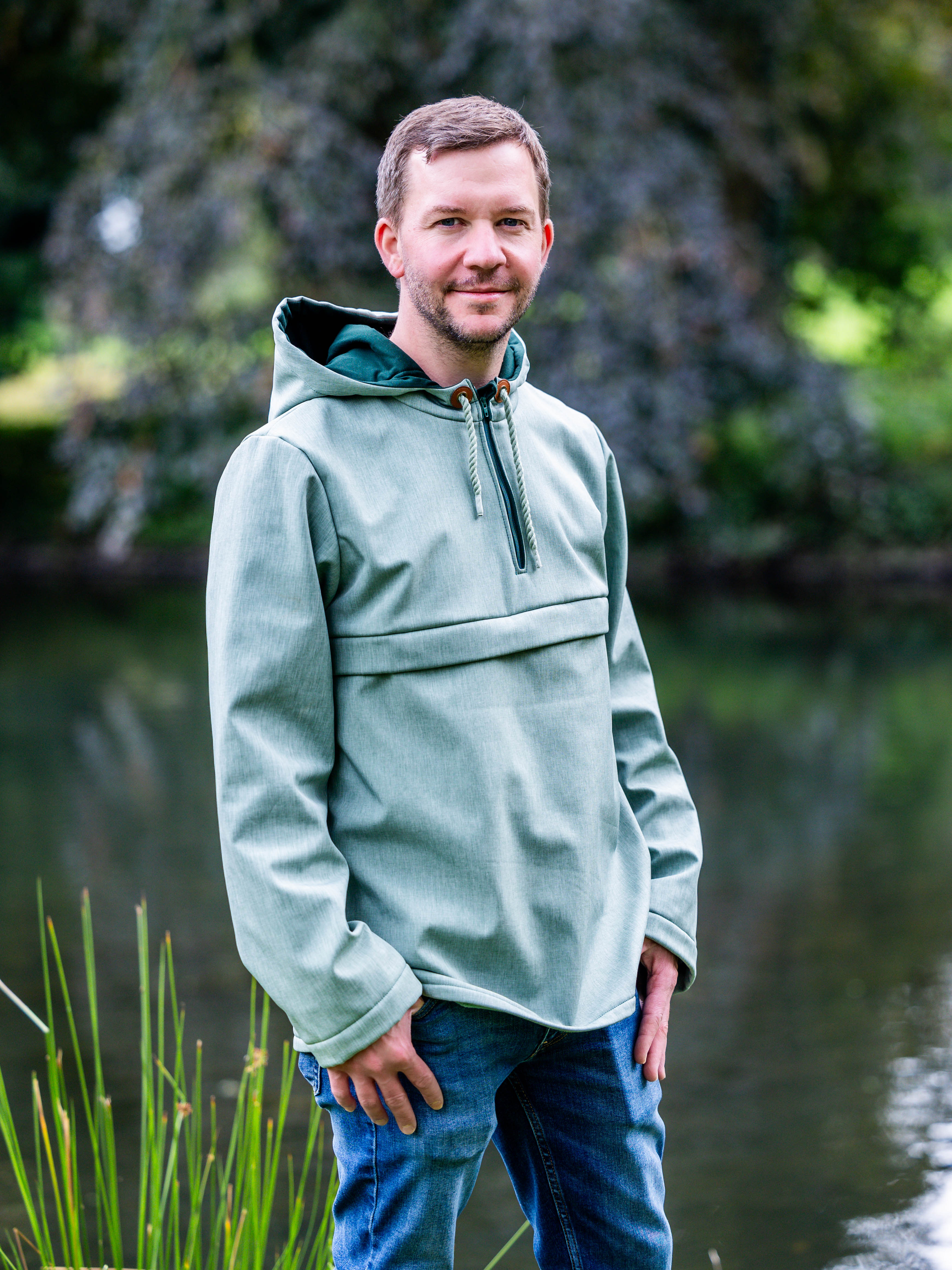 QUETSCHE : Le coupe-vent à poche ventrale - HOMME