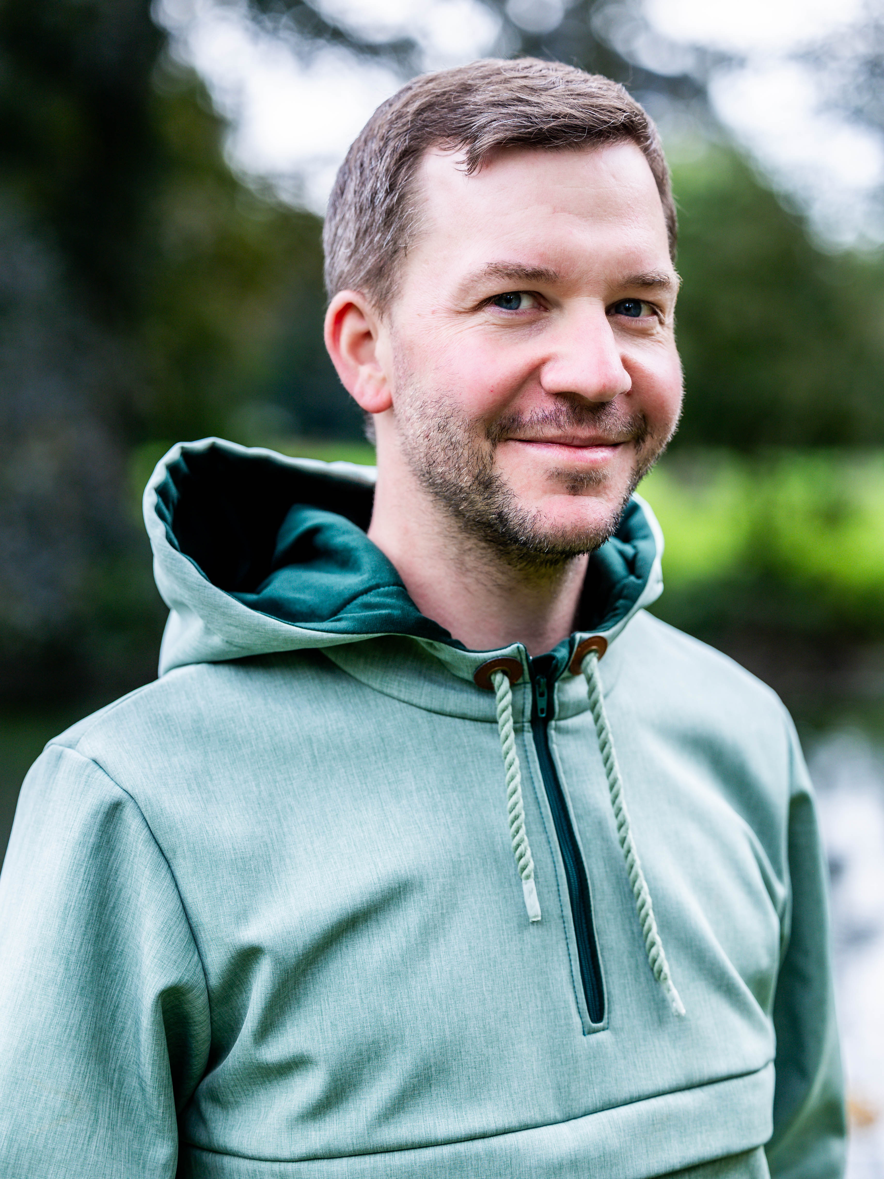 QUETSCHE : Le coupe-vent à poche ventrale - HOMME