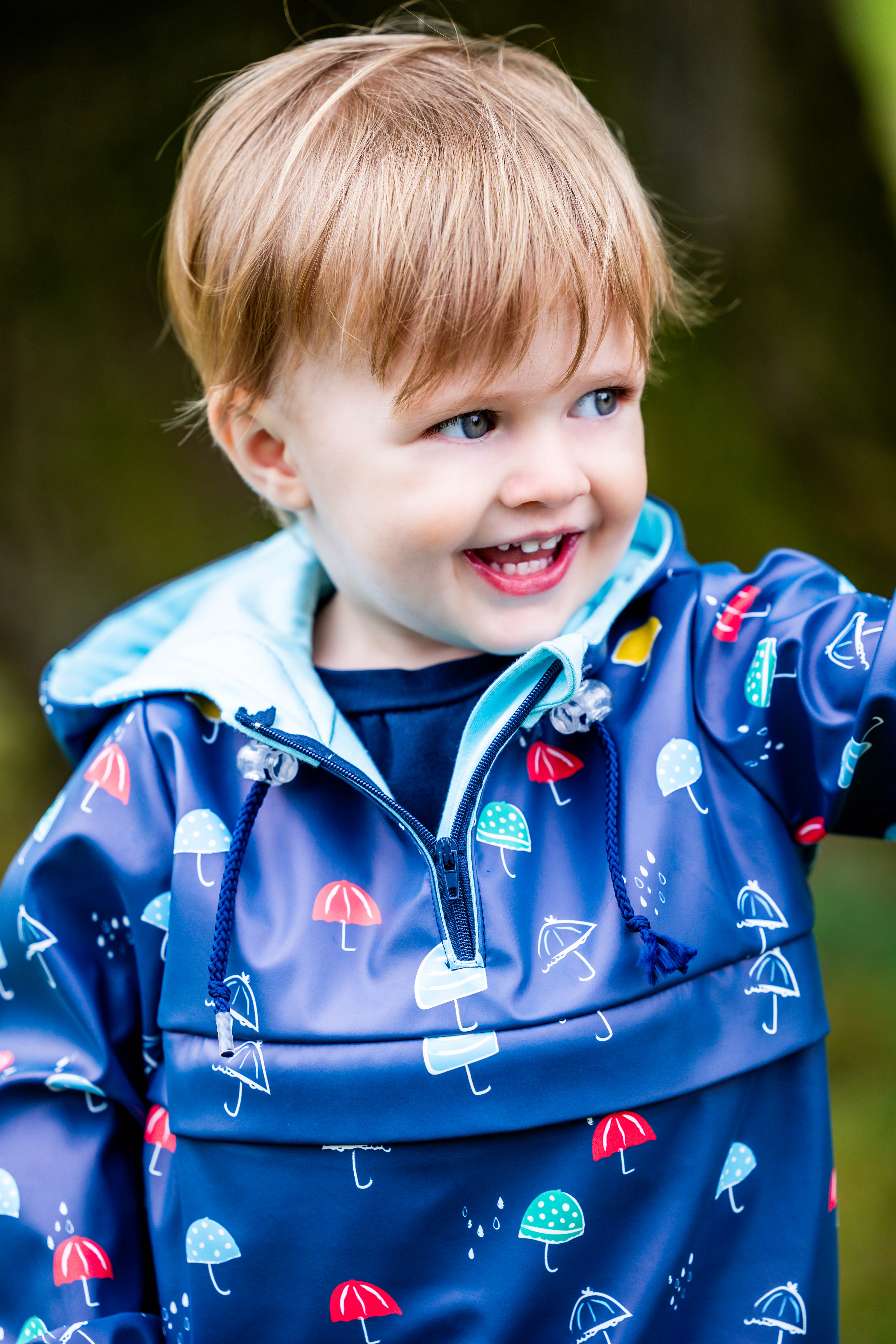 QUETSCHE : Le coupe-vent à poche ventrale - BEBE