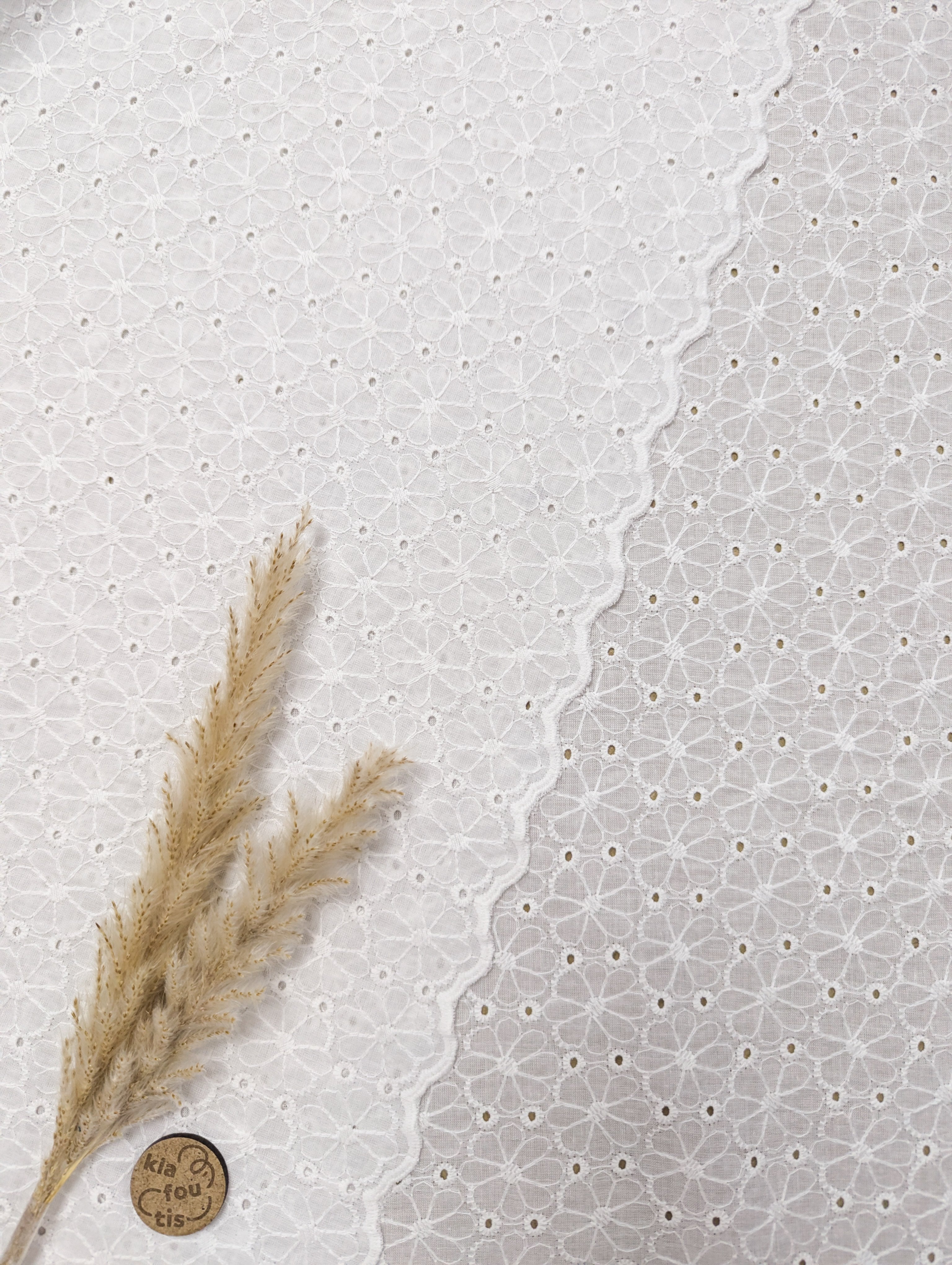 Broderie anglaise écru - floraison
