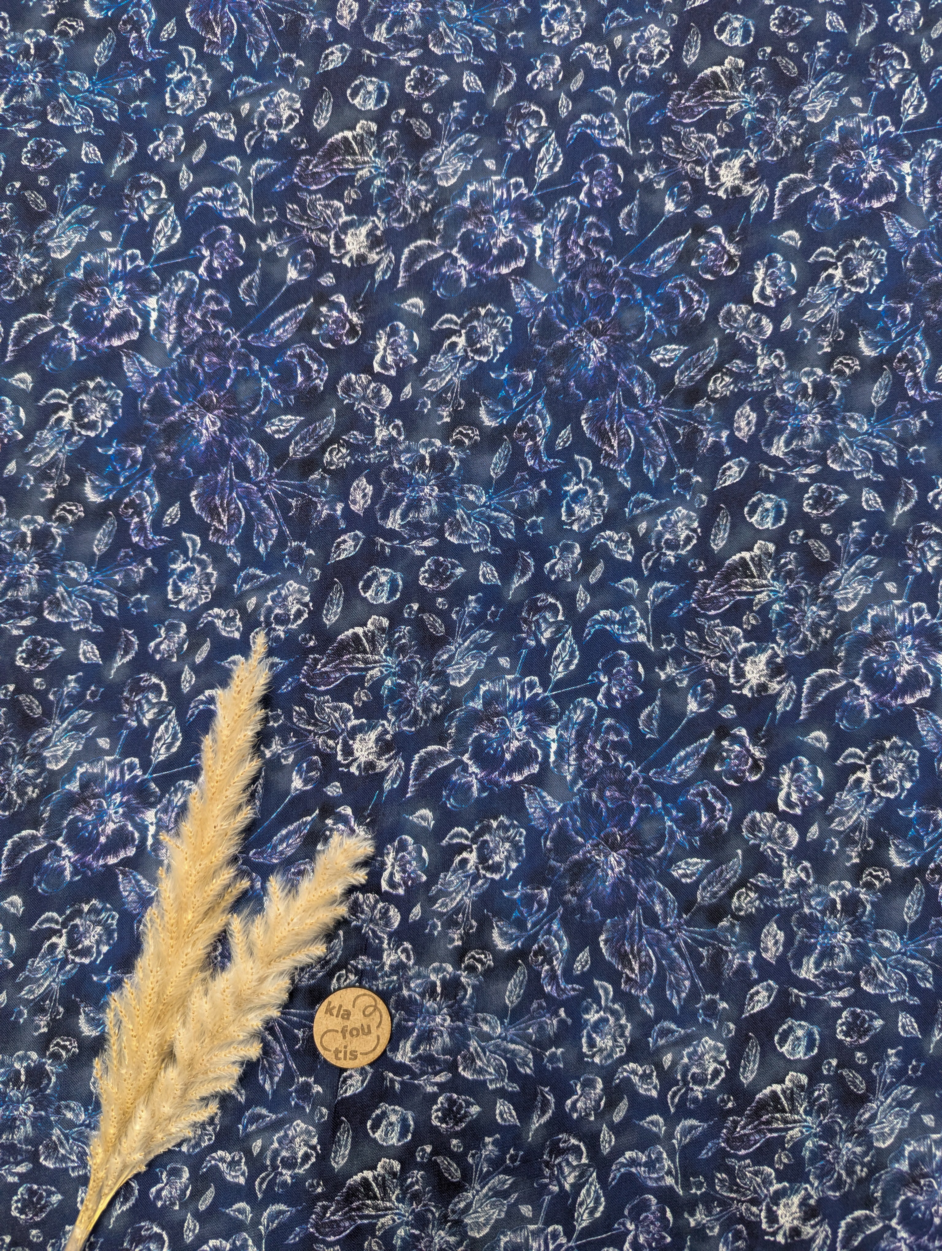 Popeline de viscose bleu marine - croquis floral