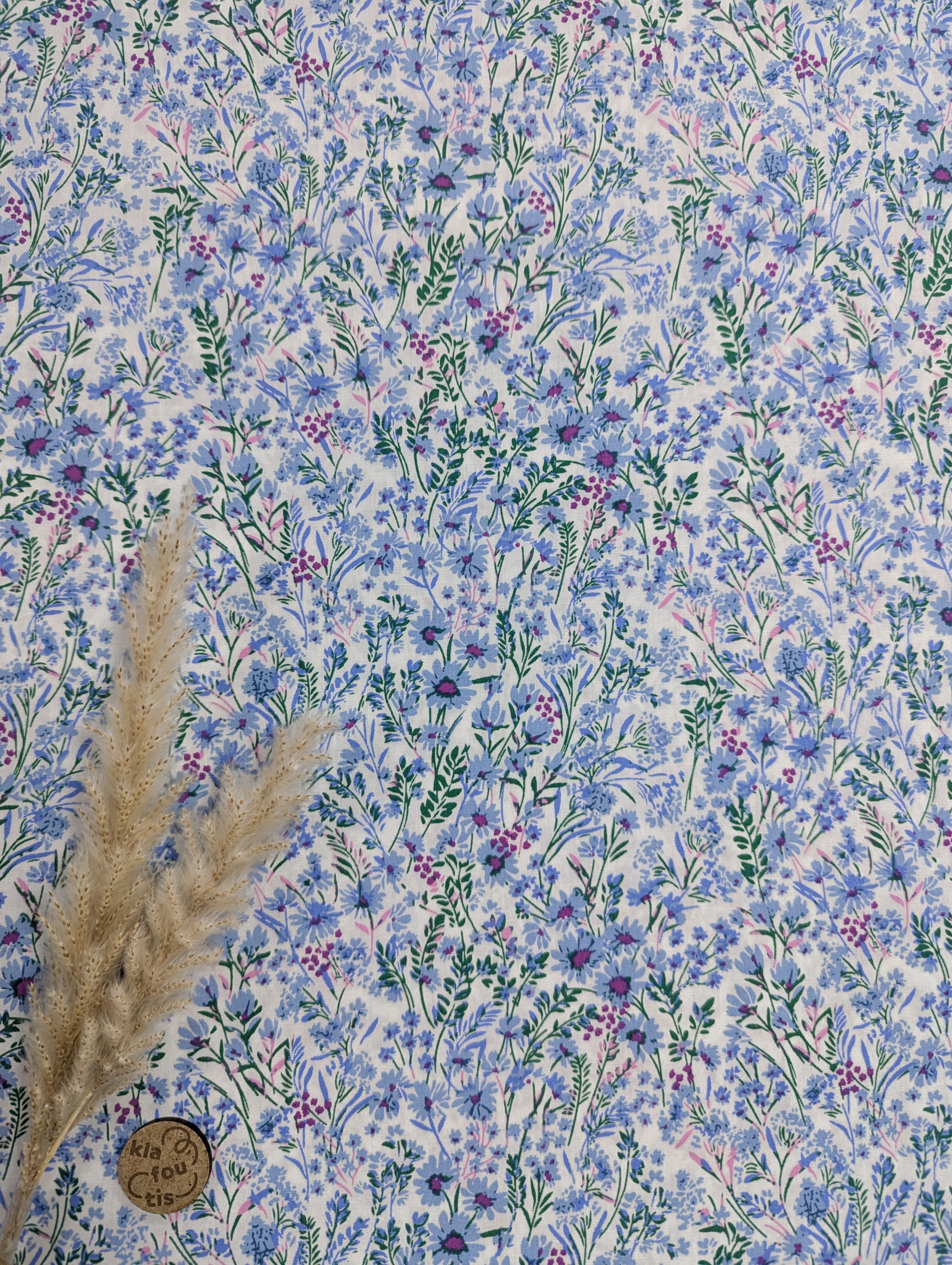 Popeline de coton blanche - champs bleu et rose