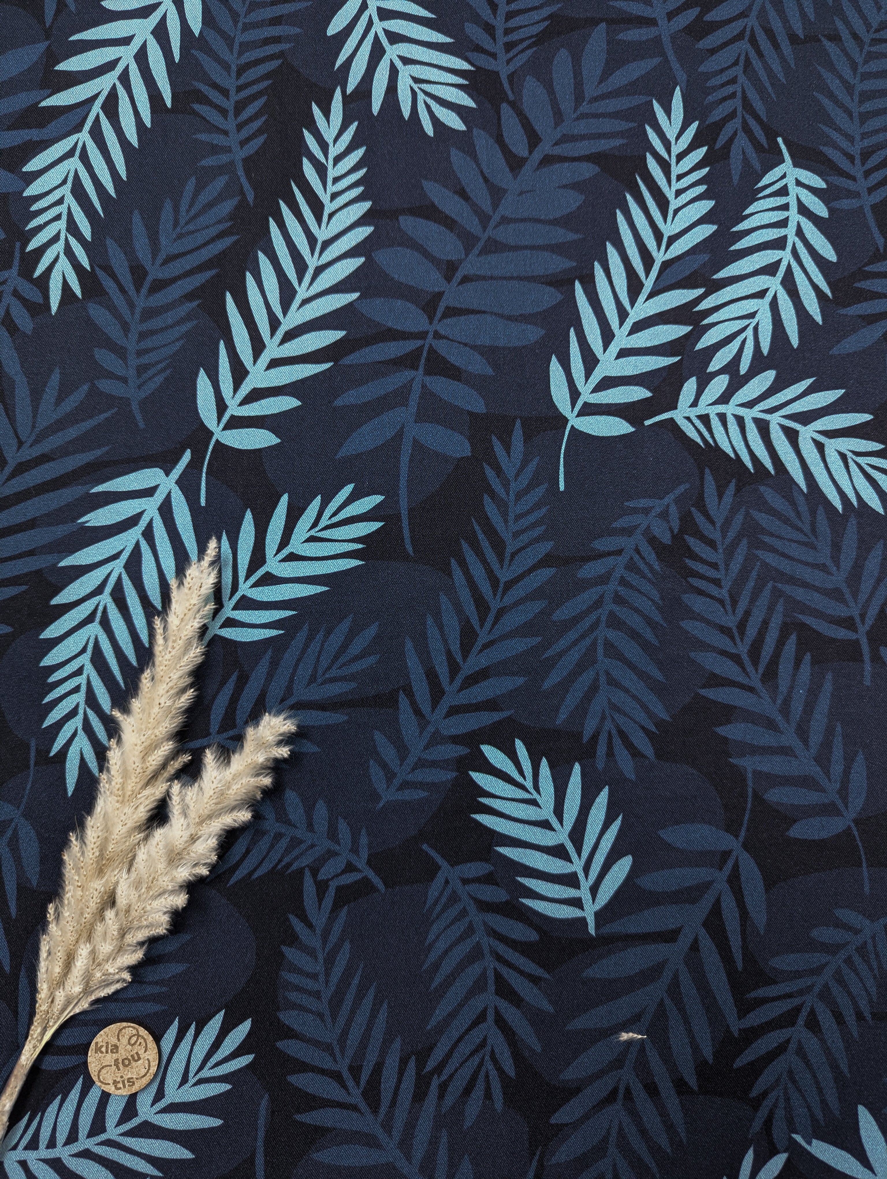 Twill de viscose bleu marine - effet fougères