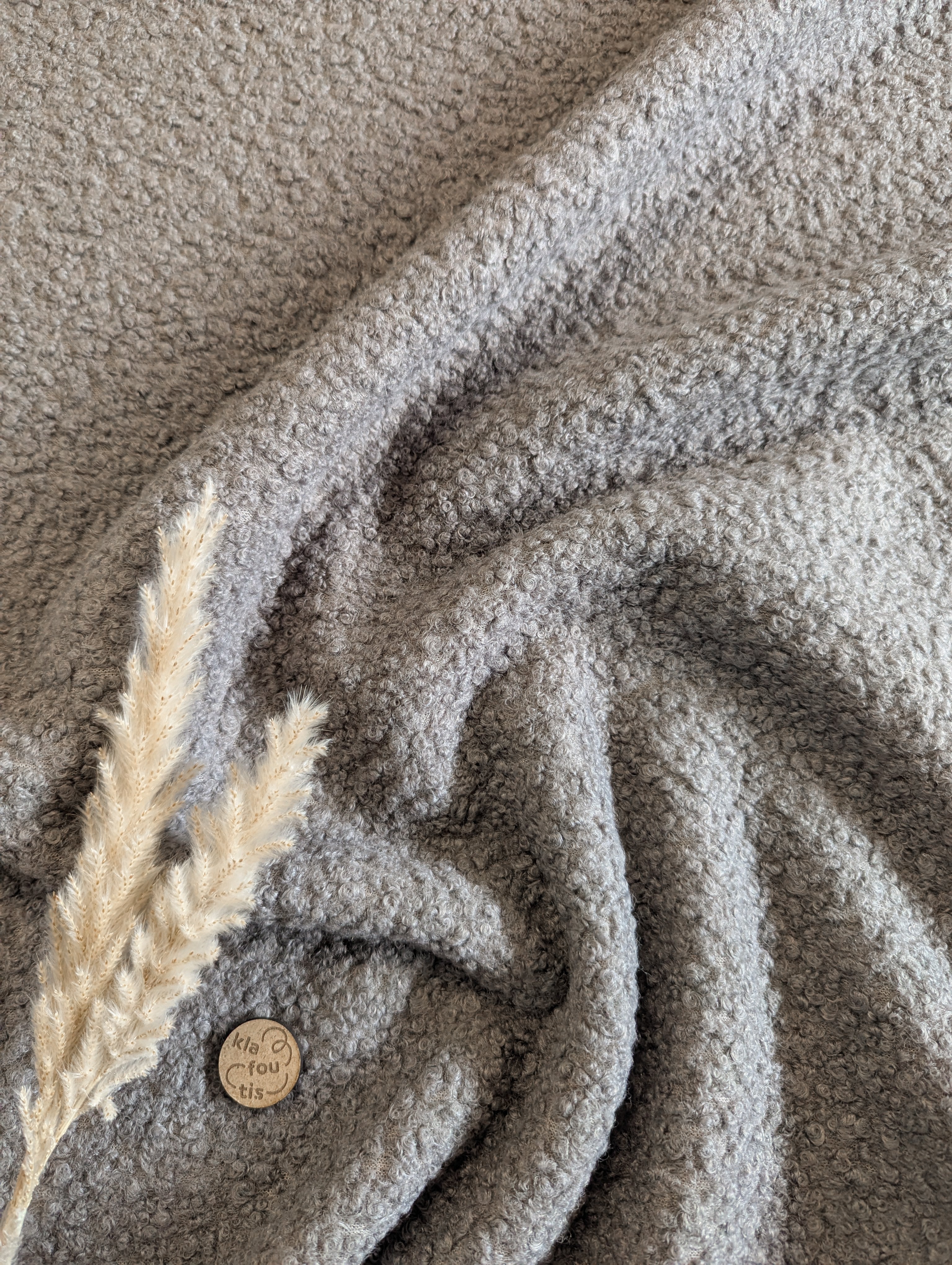 Bouclé - gris chaud