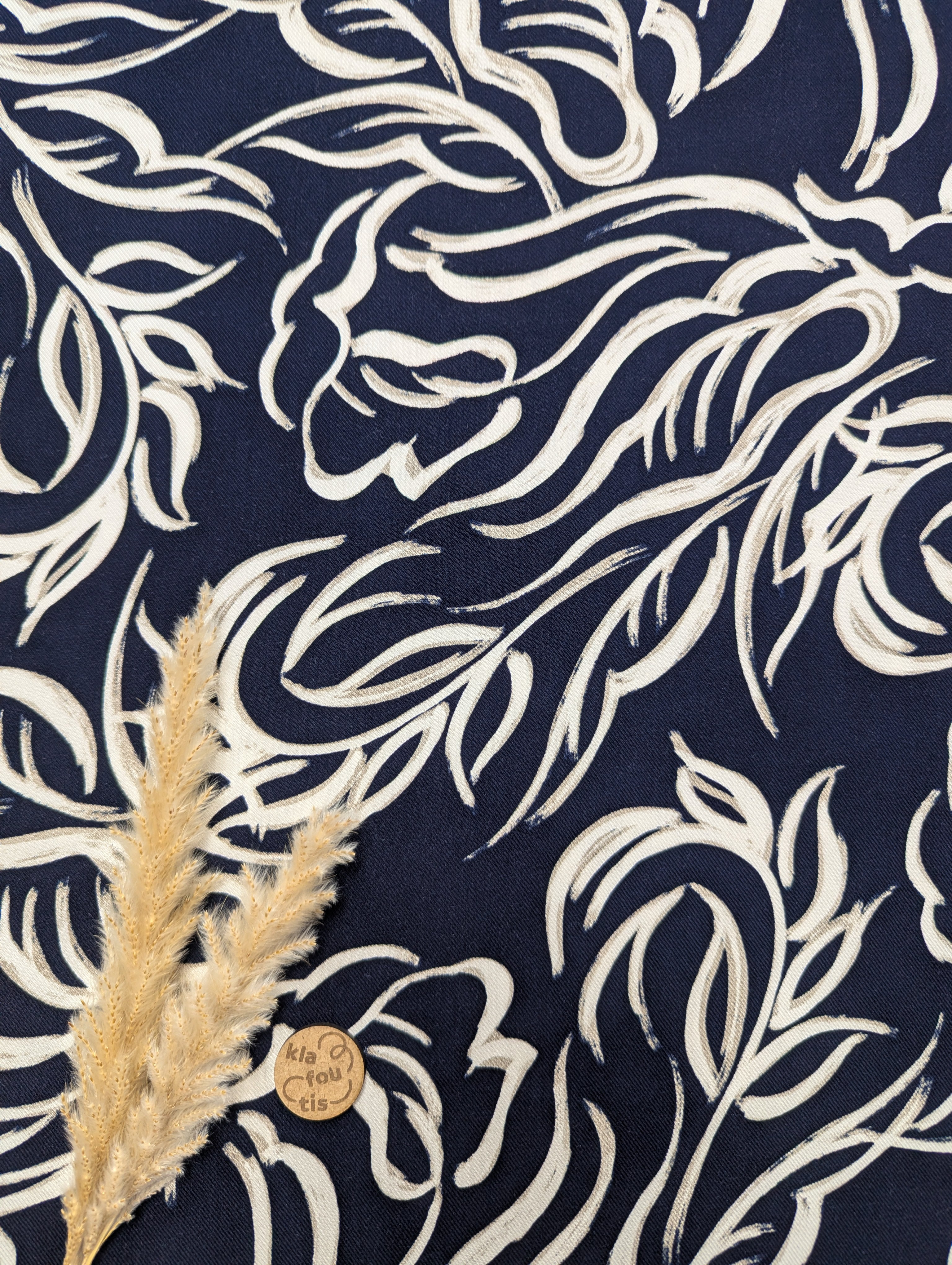 Twill de viscose bleu marine - traits d