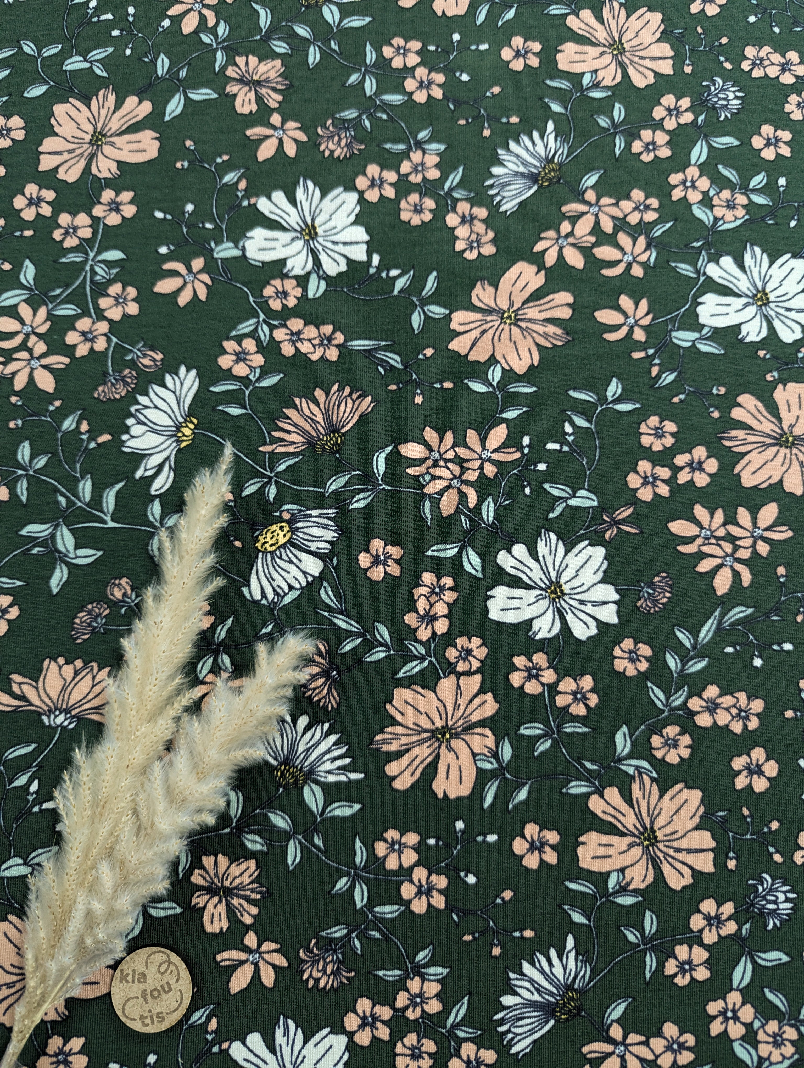 Jersey de coton vert - fleurs délicates rose et crème