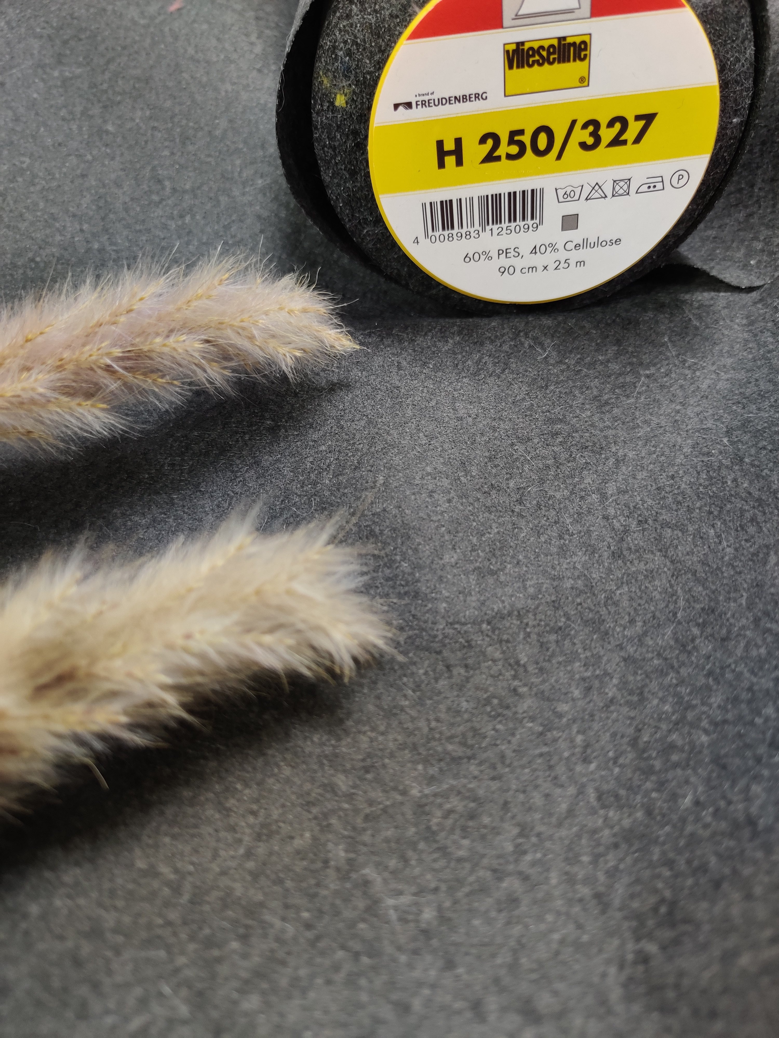 Entoilage thermocollant Vlieseline H250 blanc ou noir