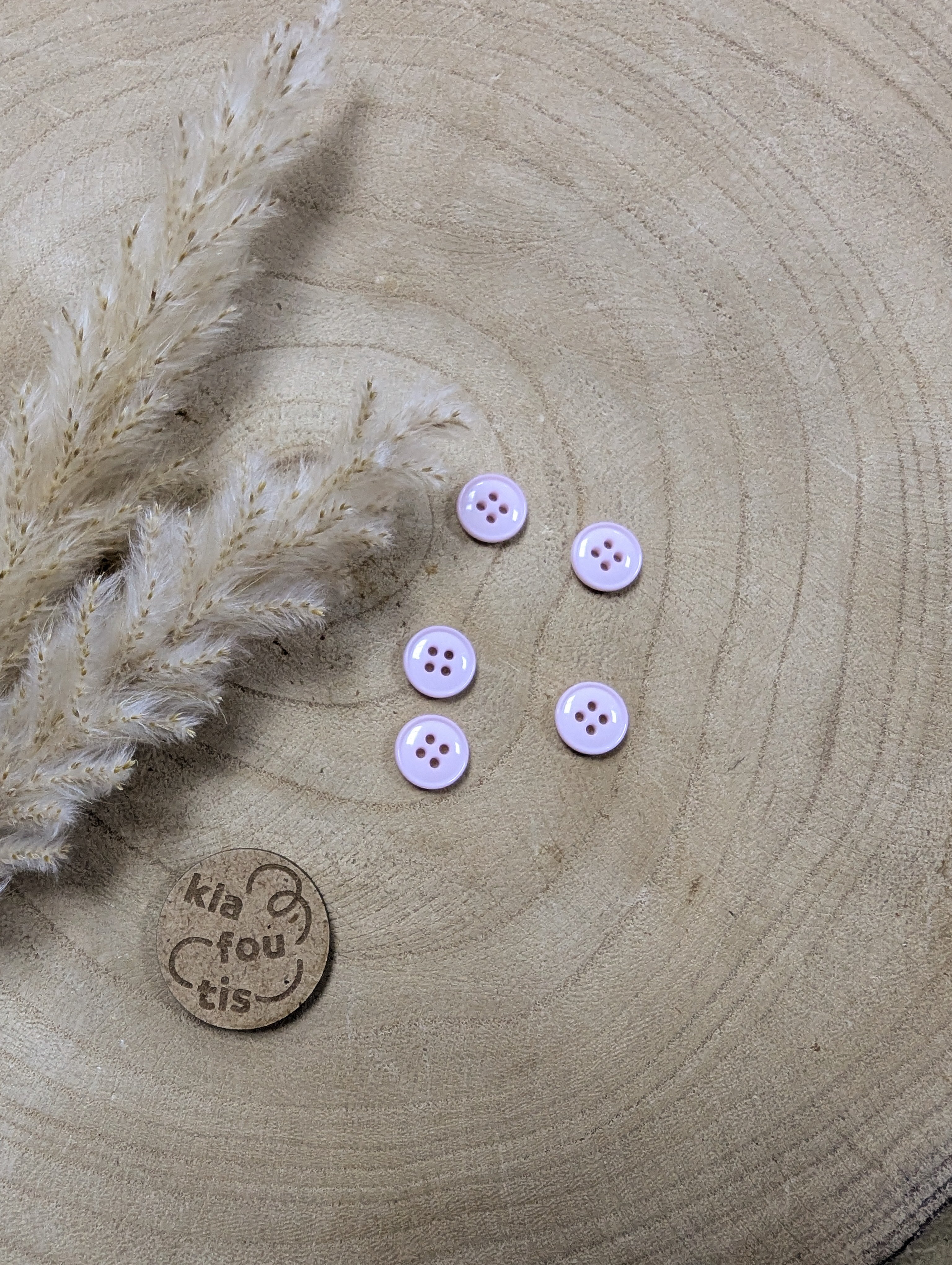 Boutons 4 trous - rose poudré - 11 mm de diamètre