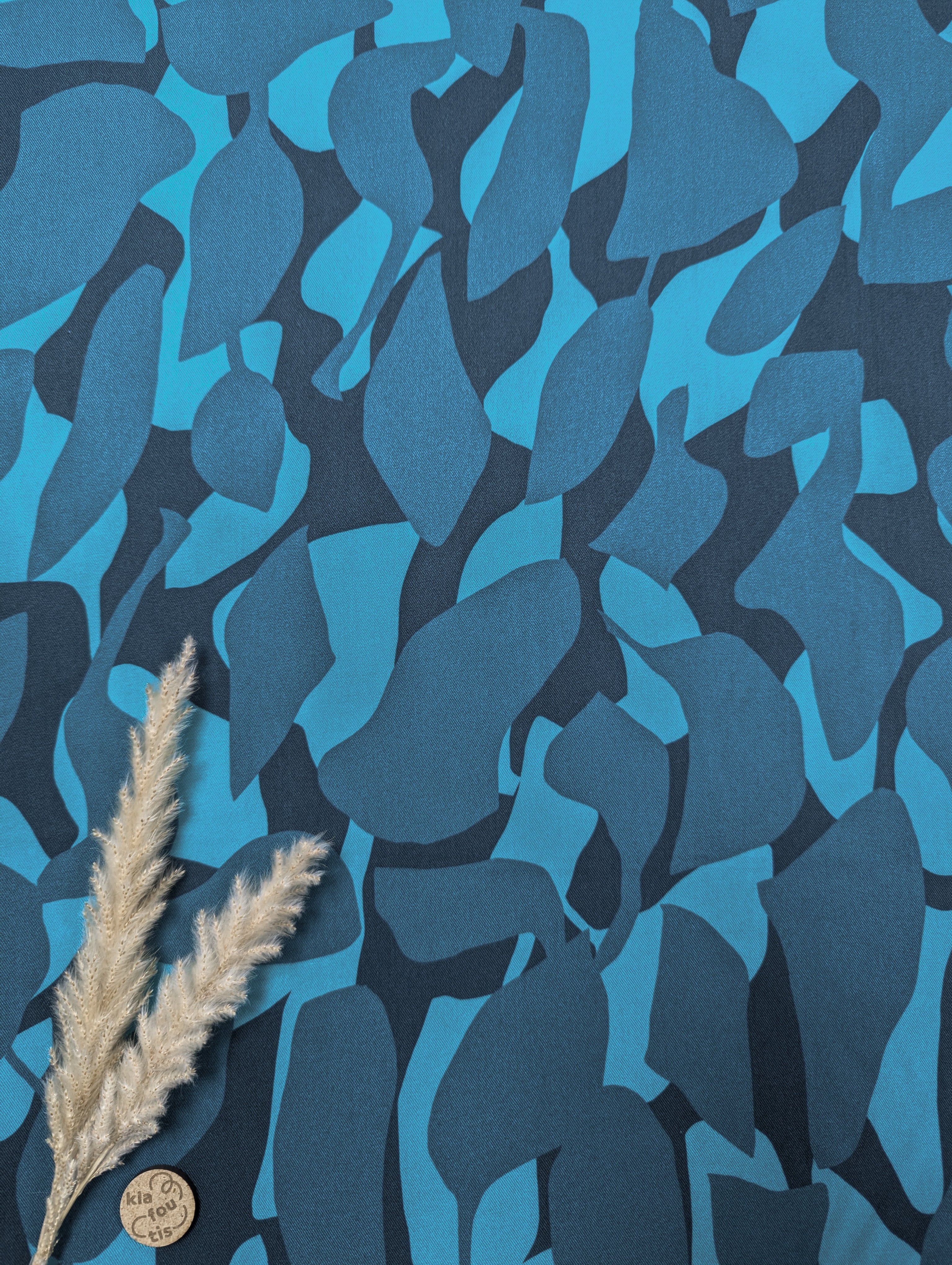 Twill de viscose bleu pétrole - en camaïeu