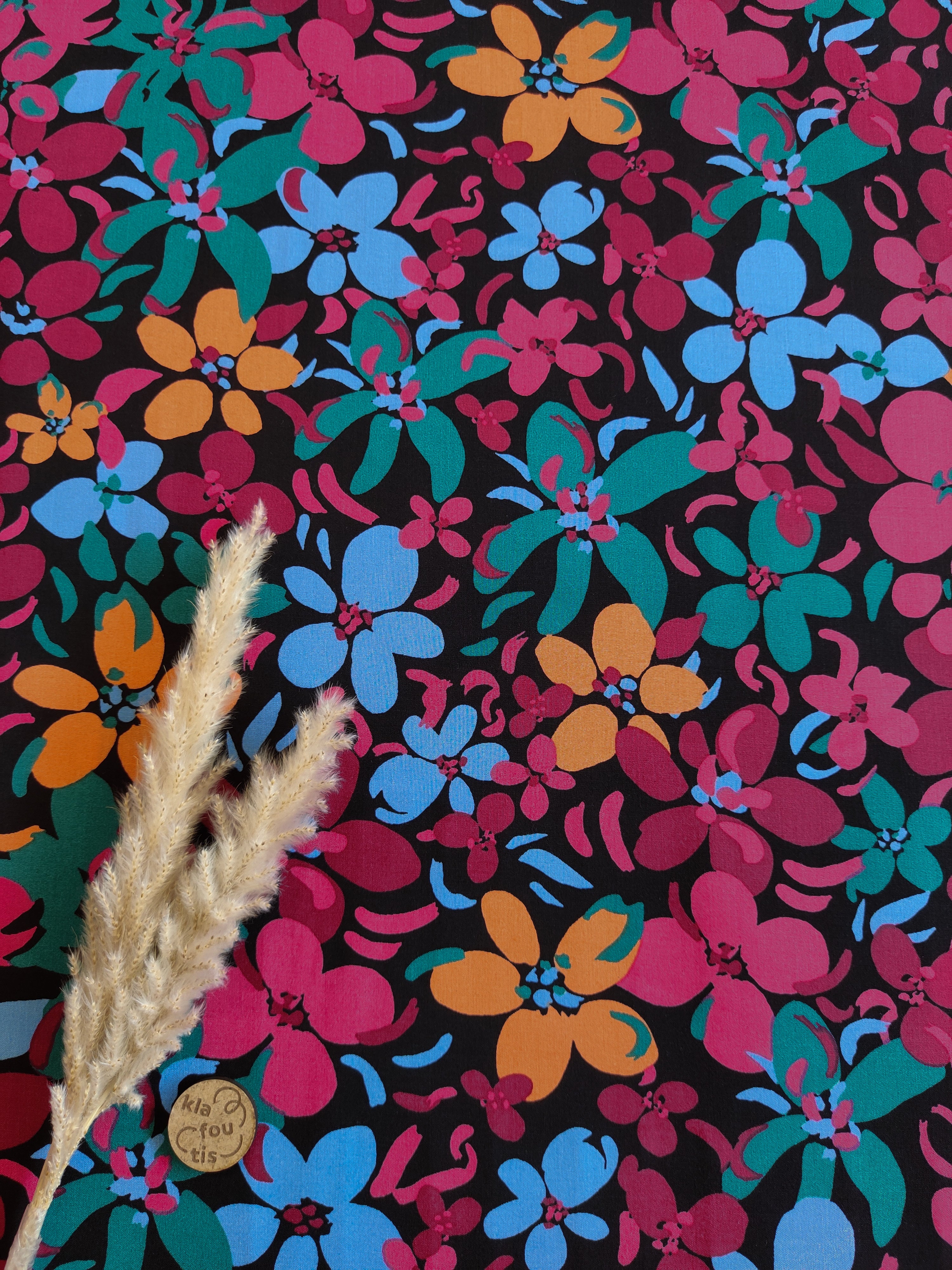 Popeline de viscose noire - Éclats floraux