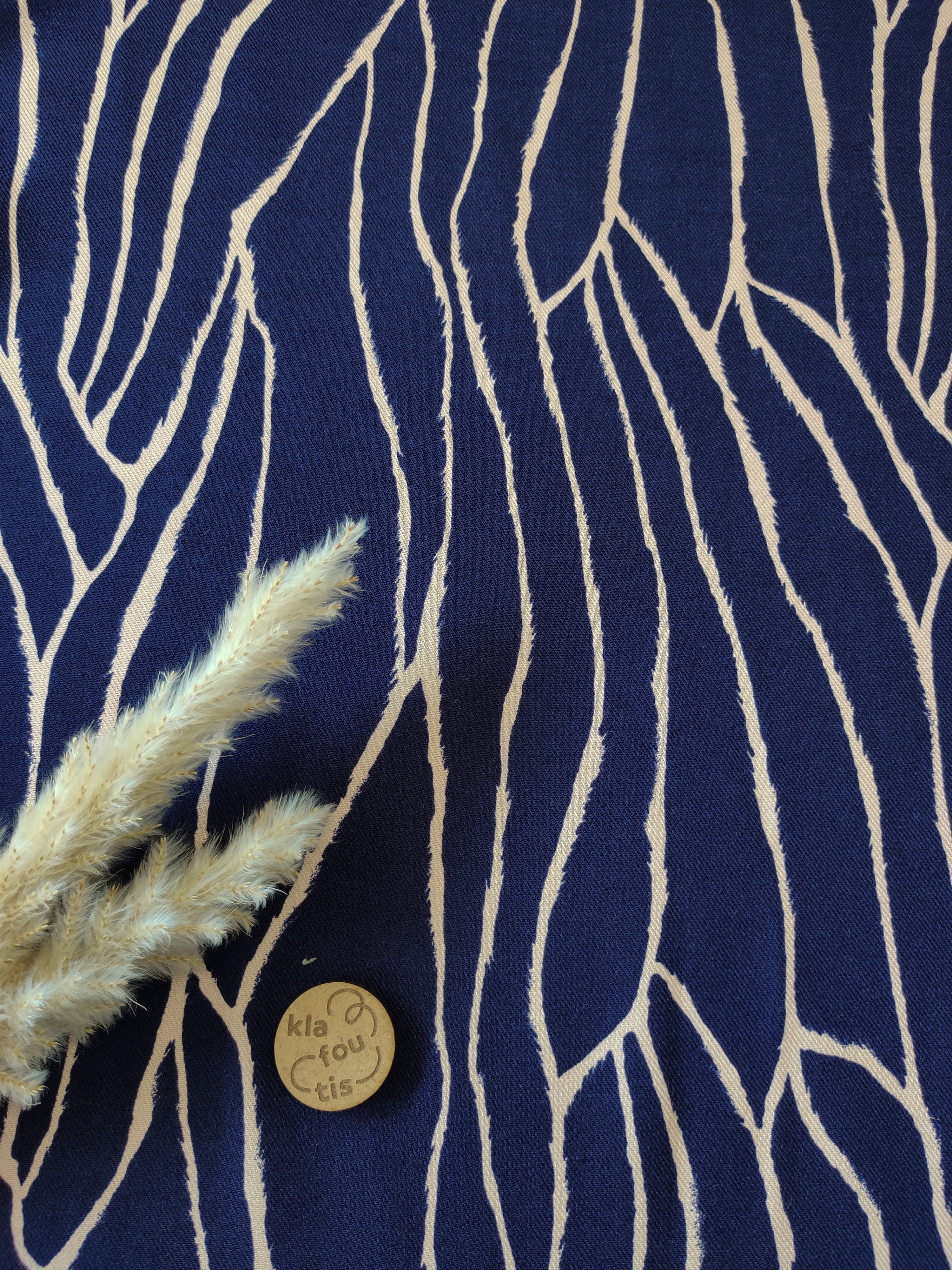 Twill de viscose bleue marine - Ecorce abstraite