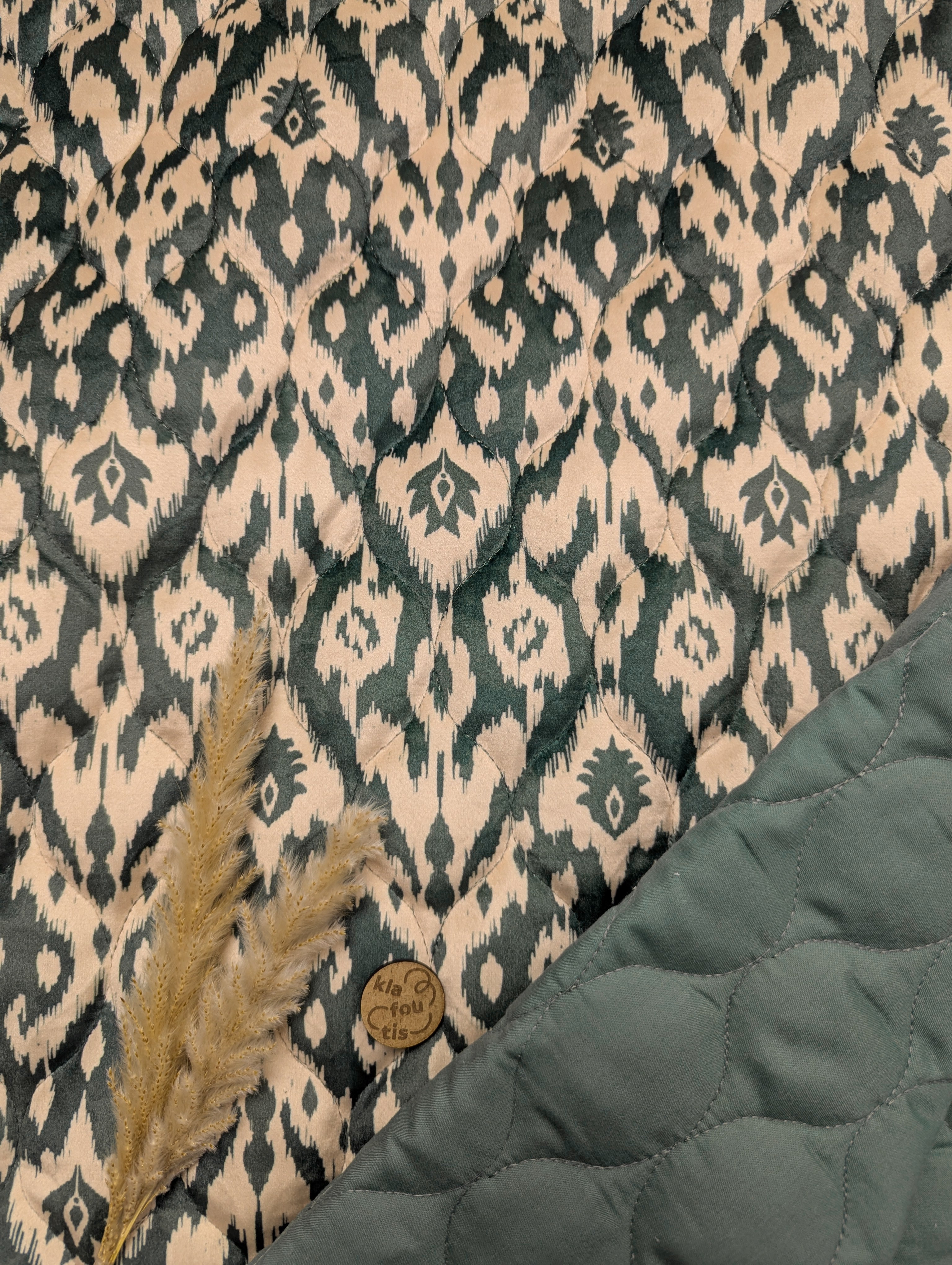 Velours matelassé vert sapin - effet ethnique