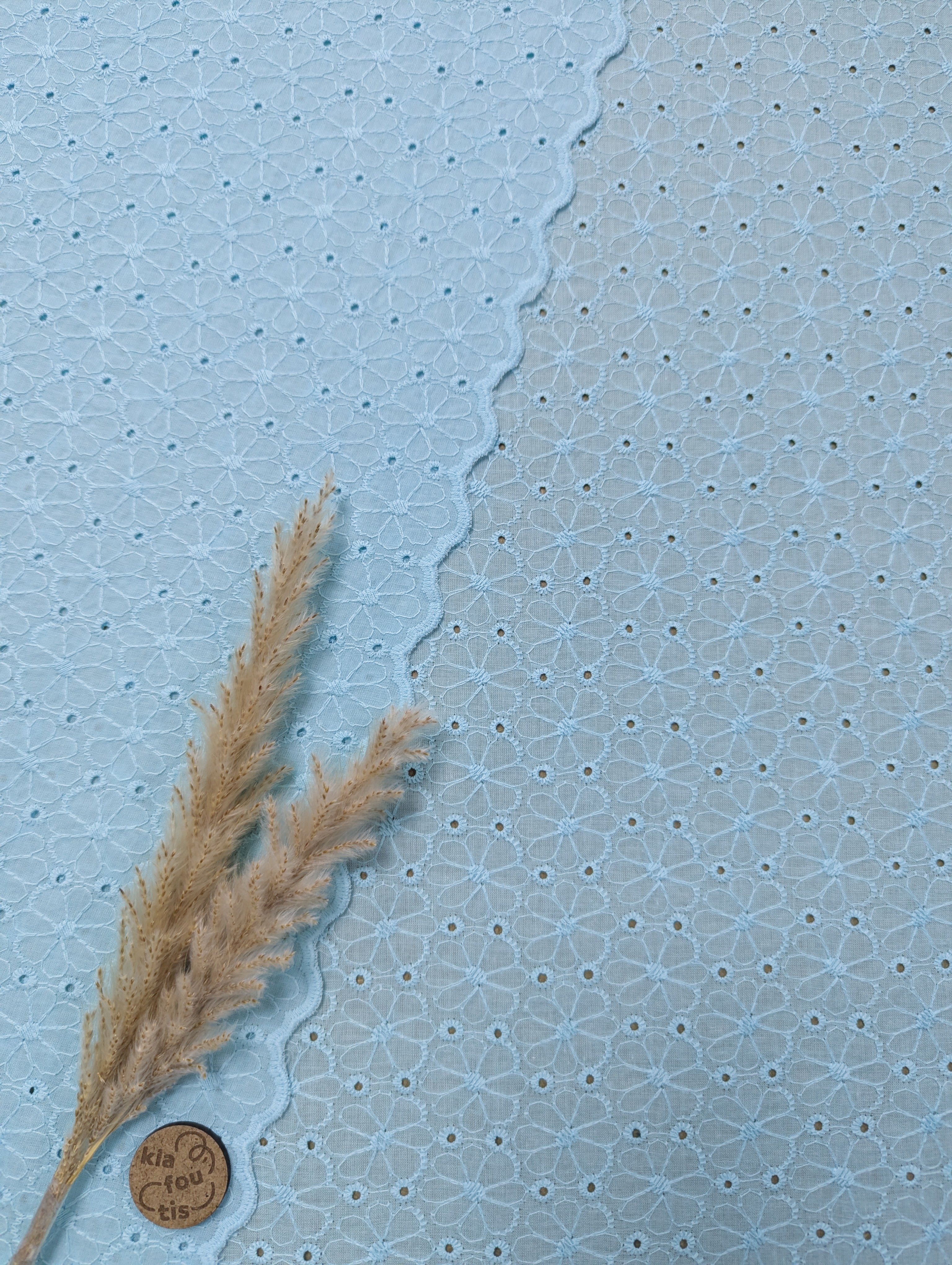 Broderie anglaise aqua - floraison