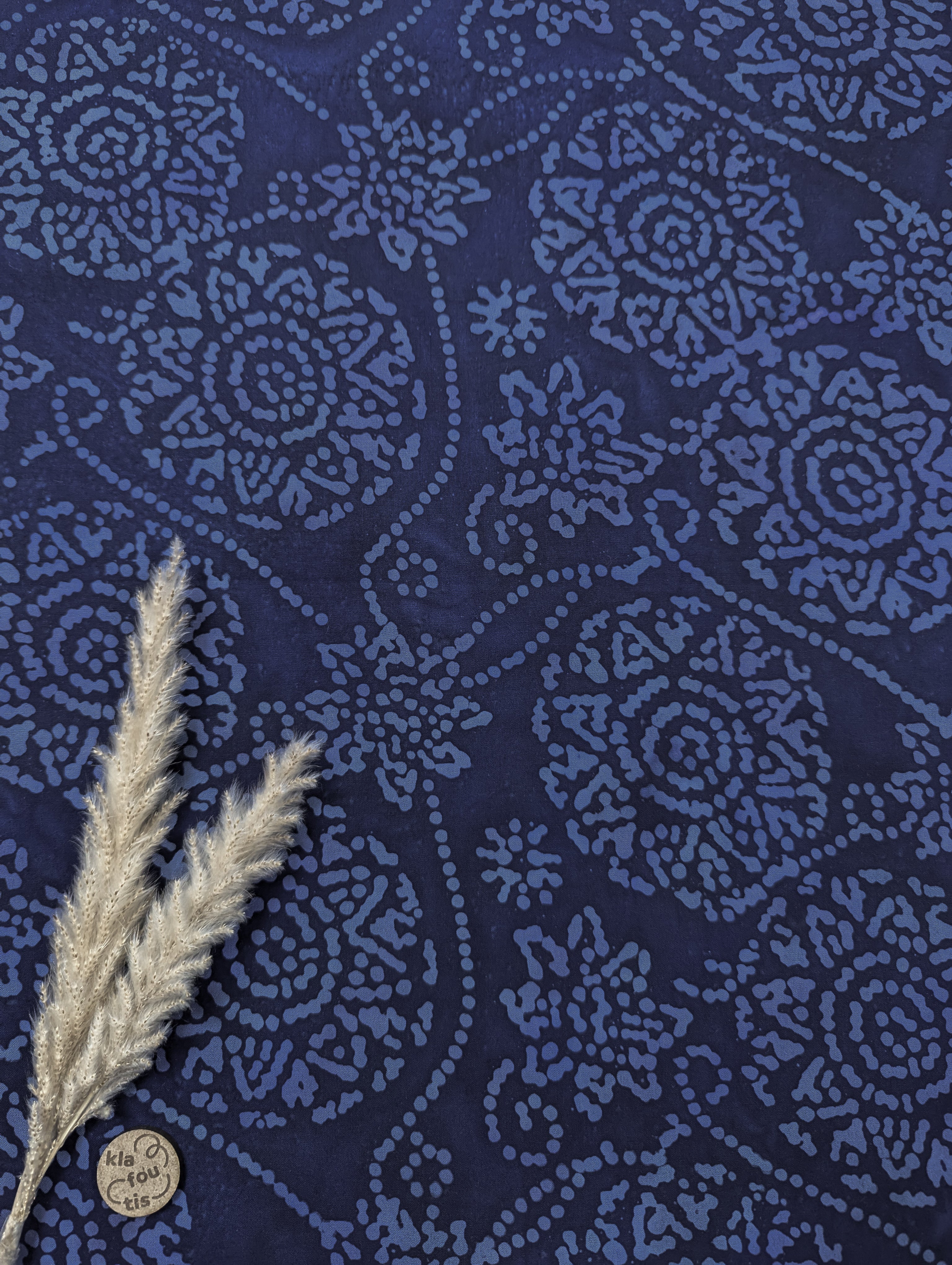 Popeline de viscose Batik bleu marine - reliure