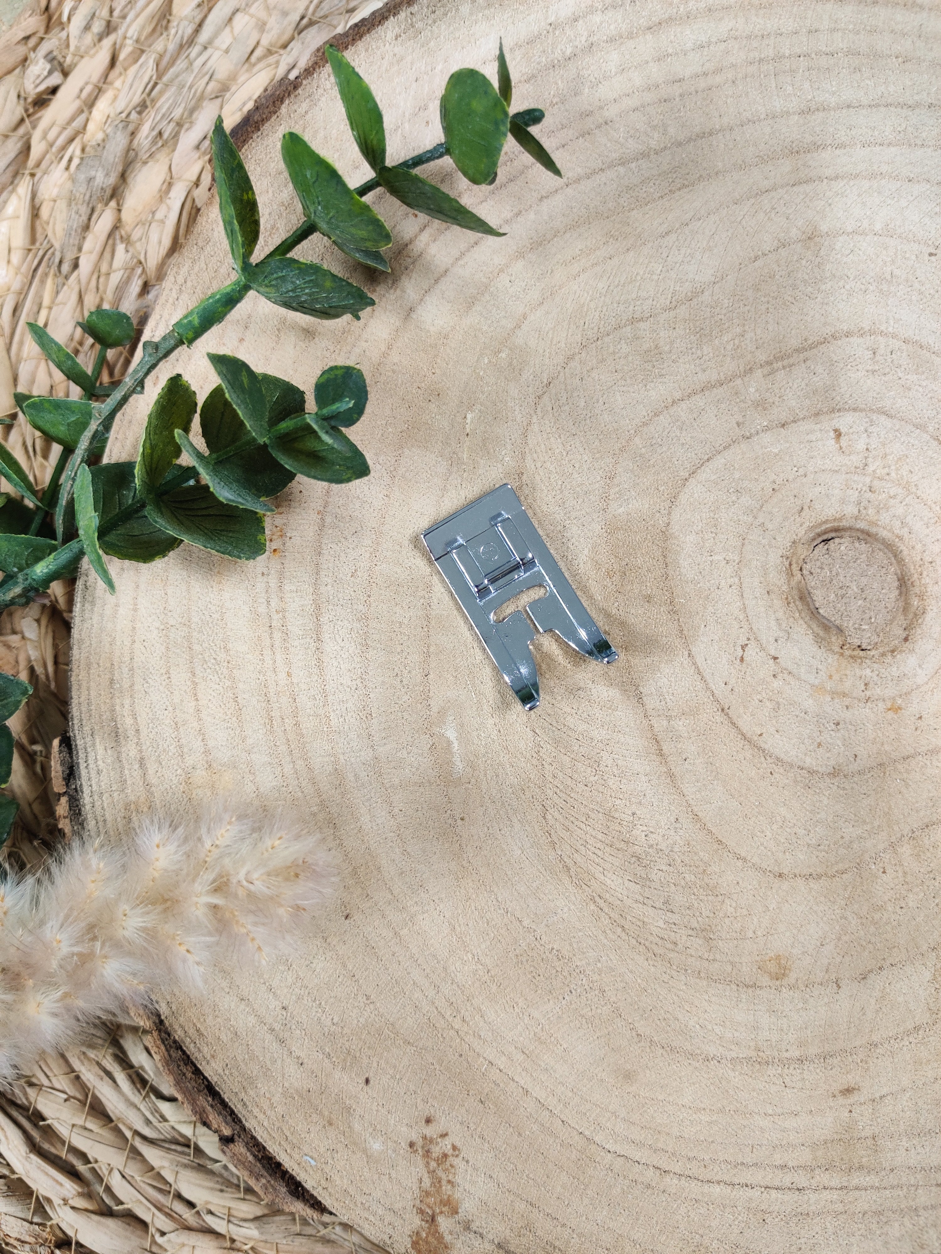 Pied classique universel - métal