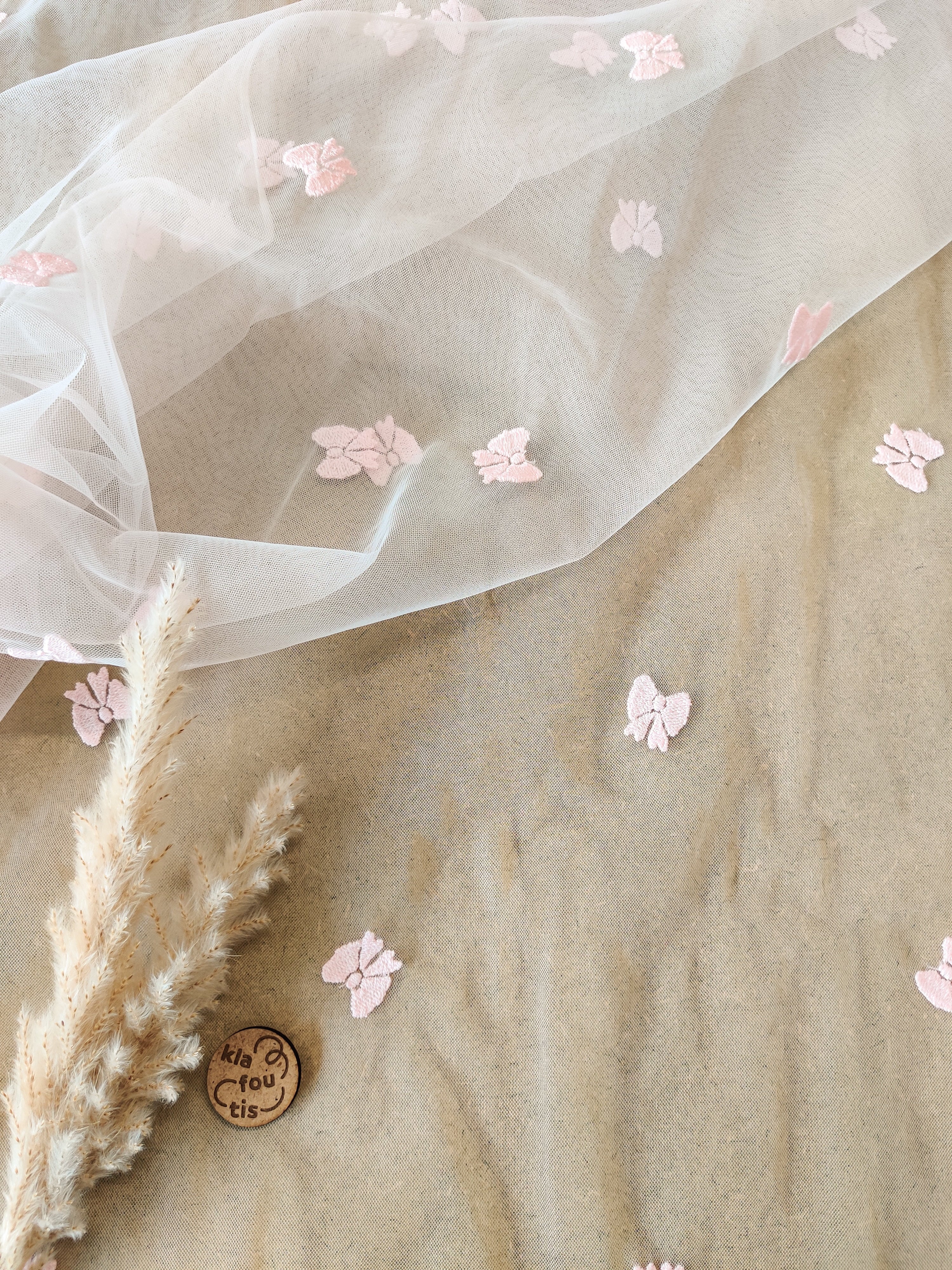 Tulle rose - Nœuds brodés