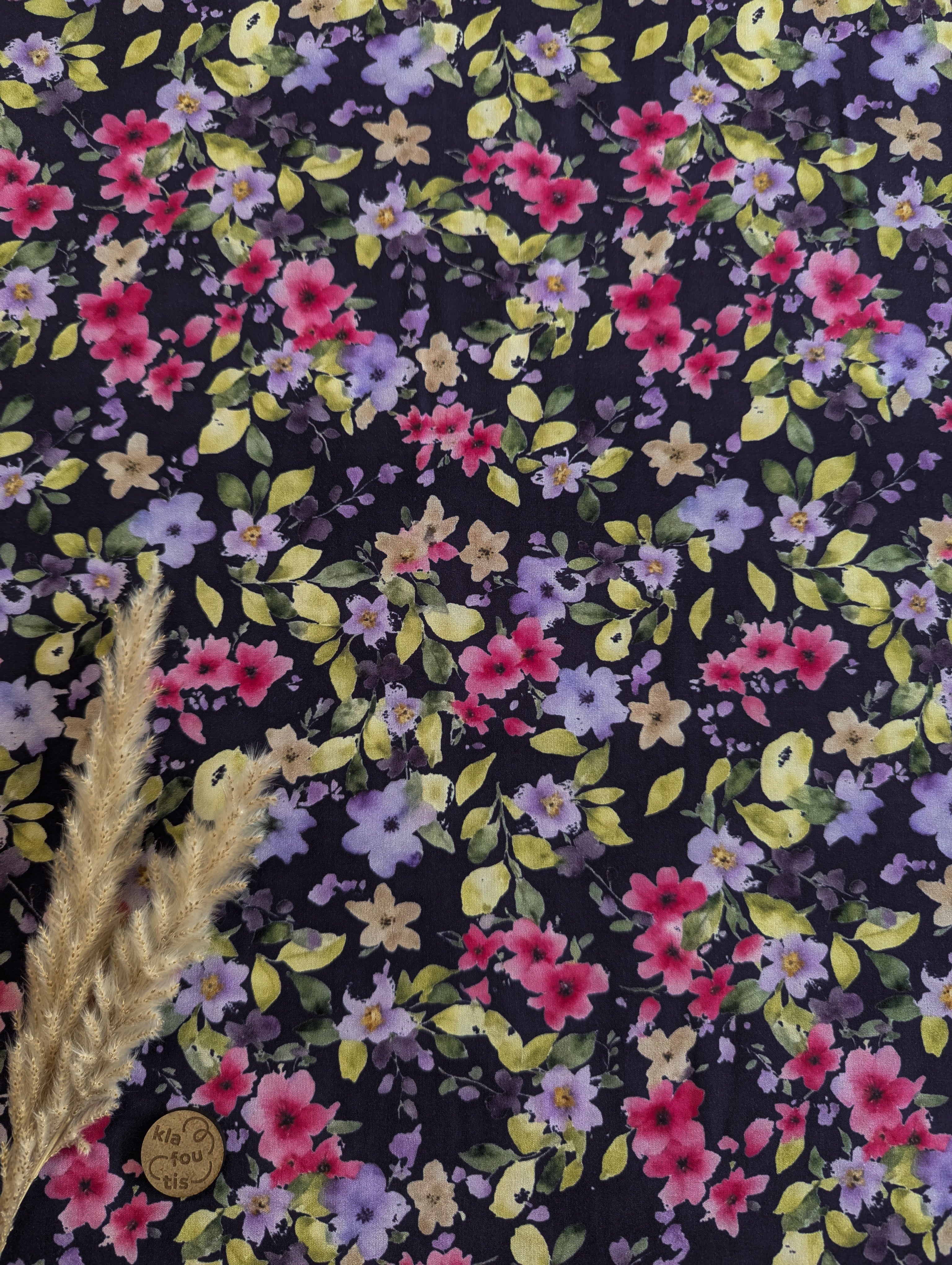 Popeline de viscose bleu marine - prairie fleurie