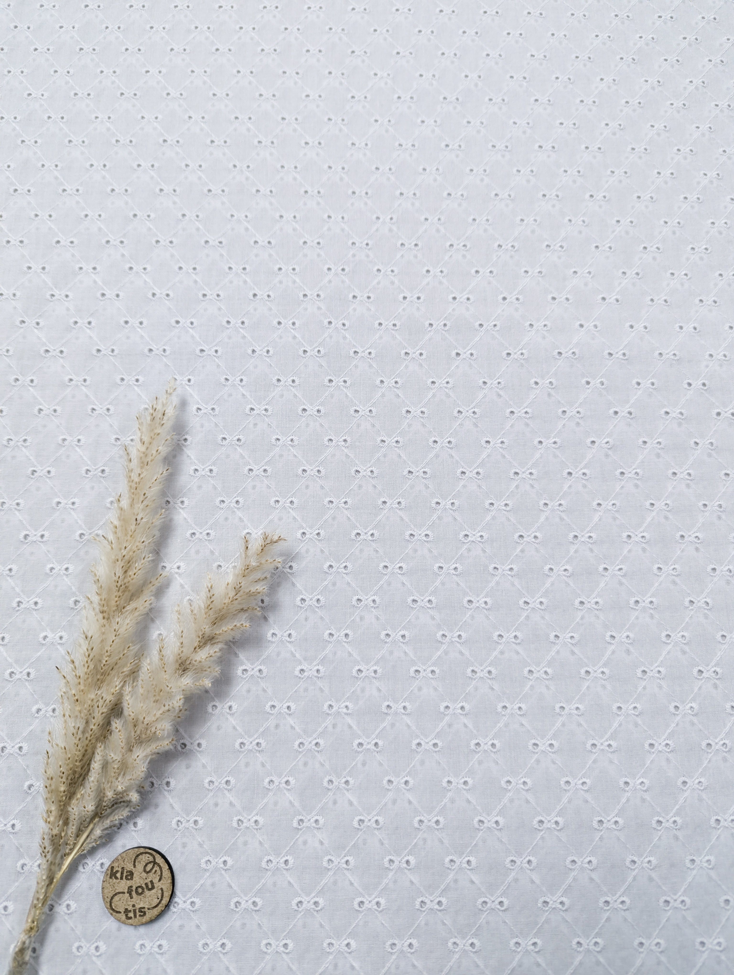 Broderie anglaise effet diamant - blanc