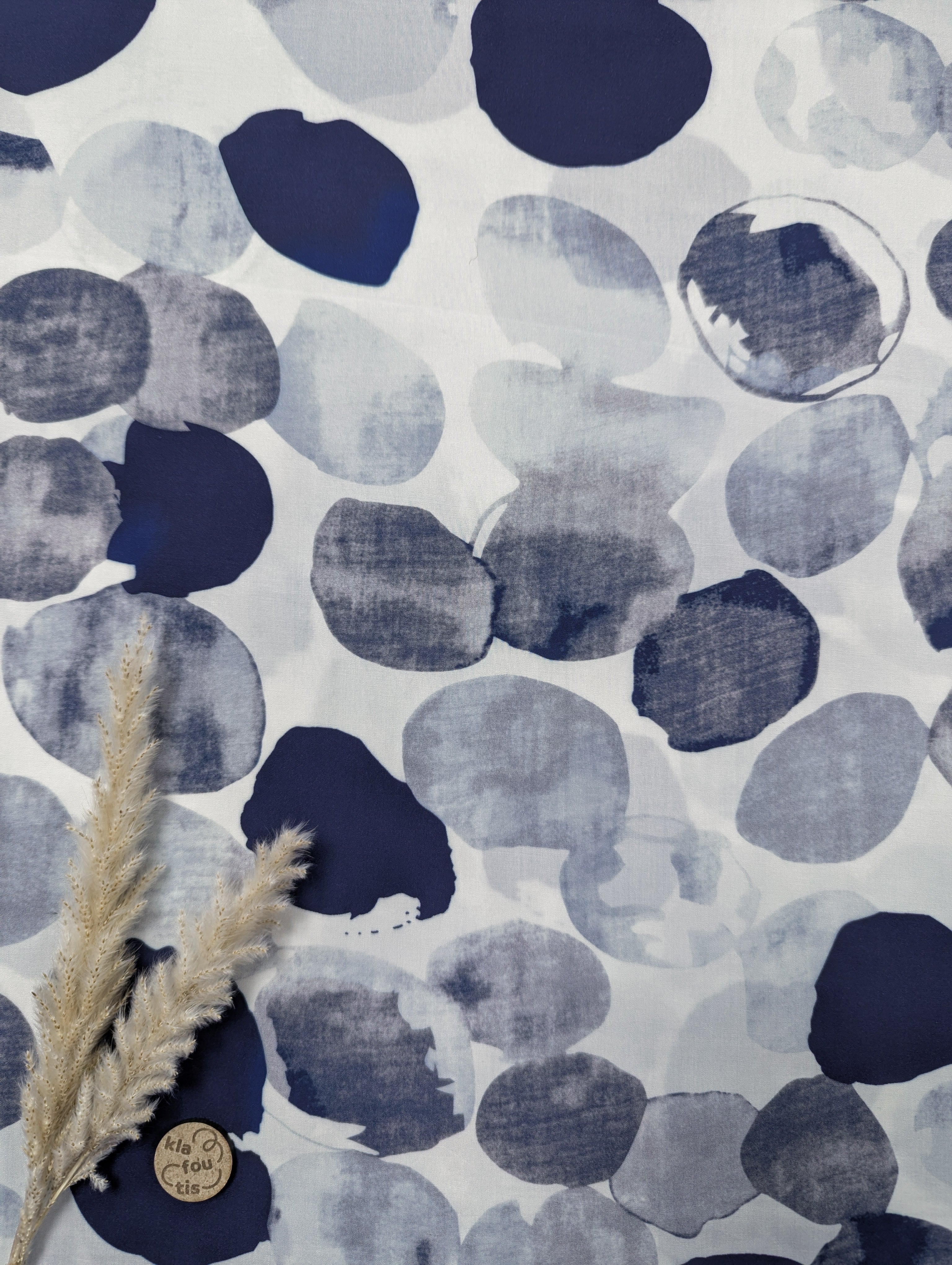 Popeline de viscose écru et bleu - dans ma bulle