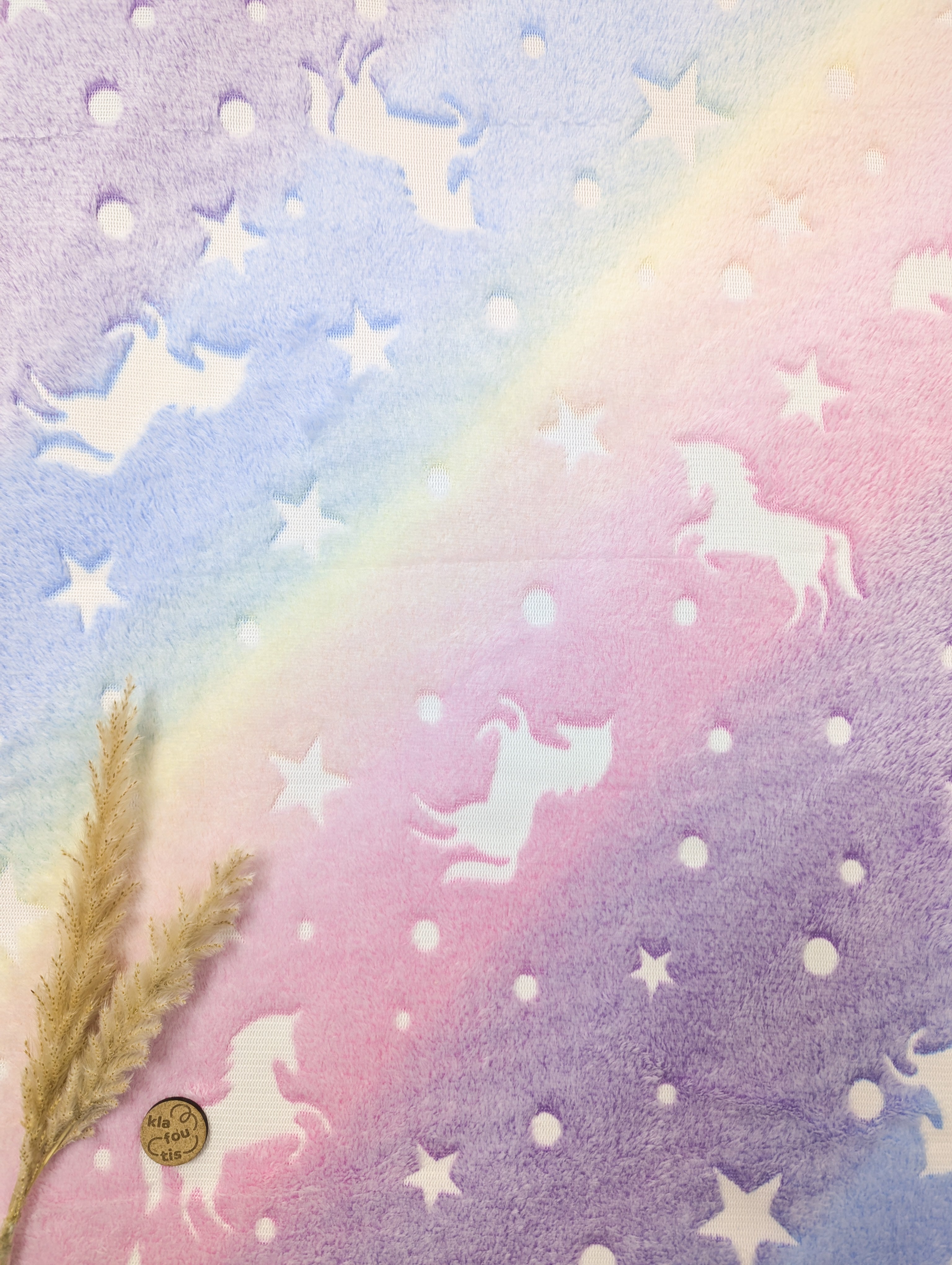 Tissu doudou phosphorescent arc-en-ciel - licornes célestes