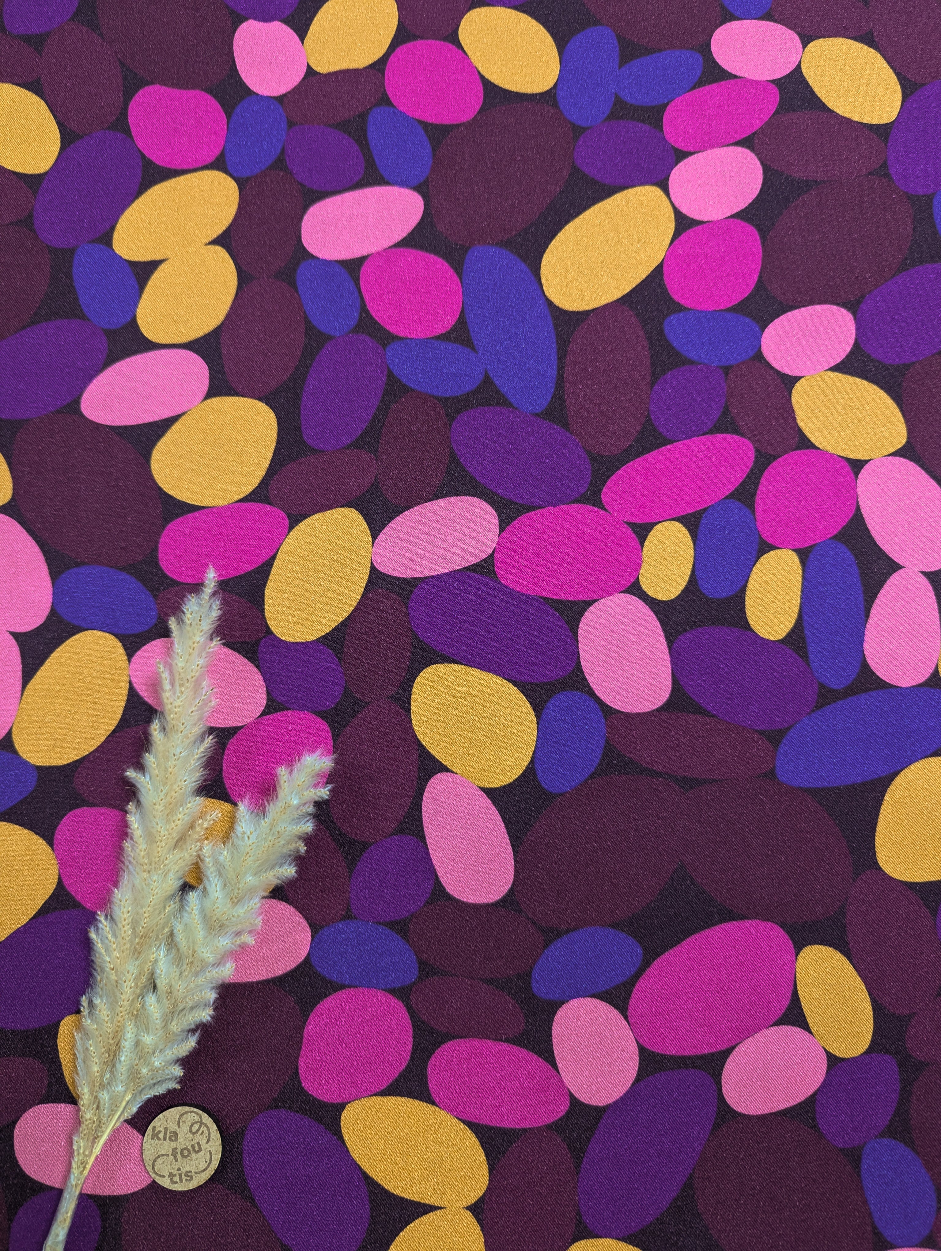 Twill de viscose aubergine - tout en rondeur