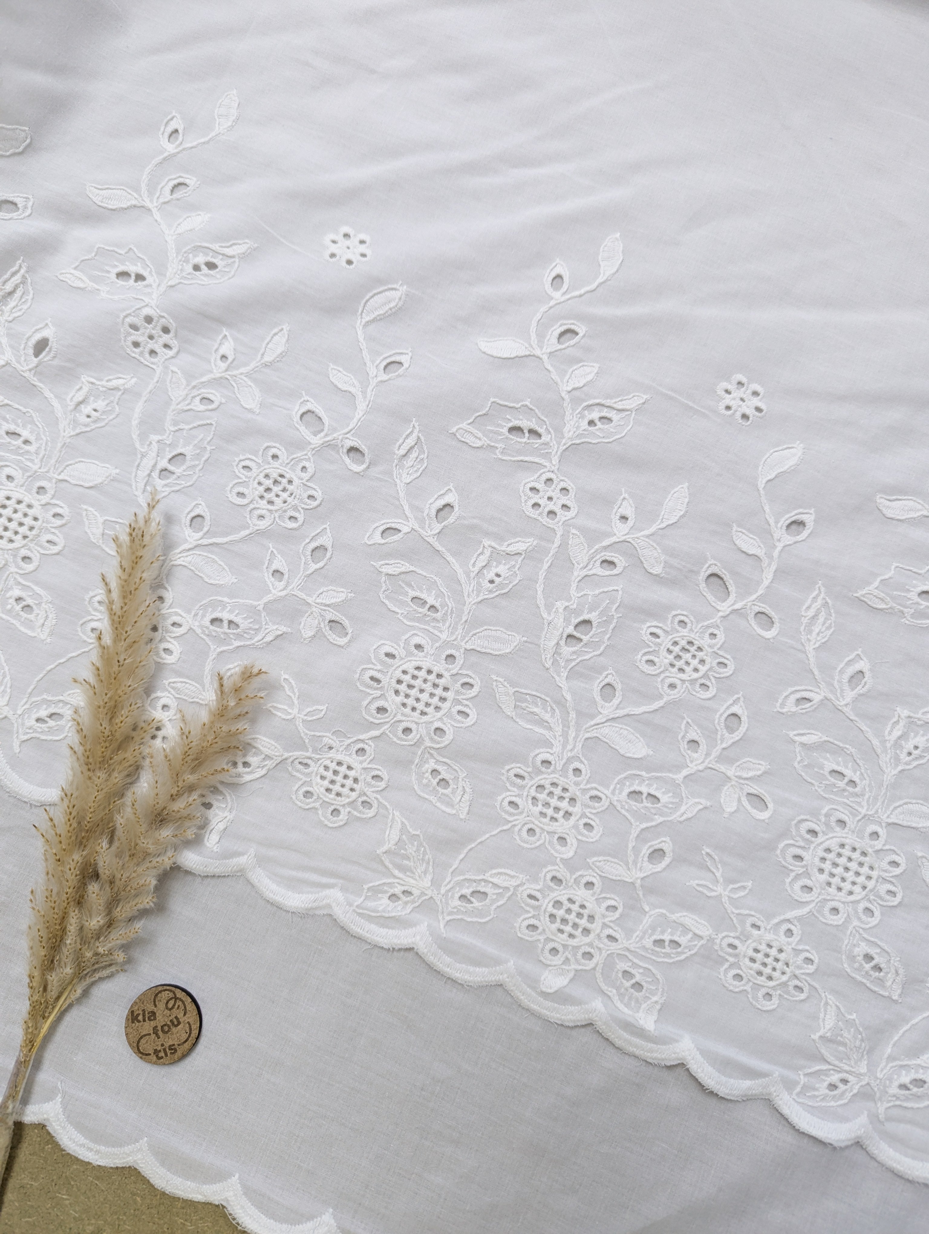 Voile de coton brodé blanc - bordure