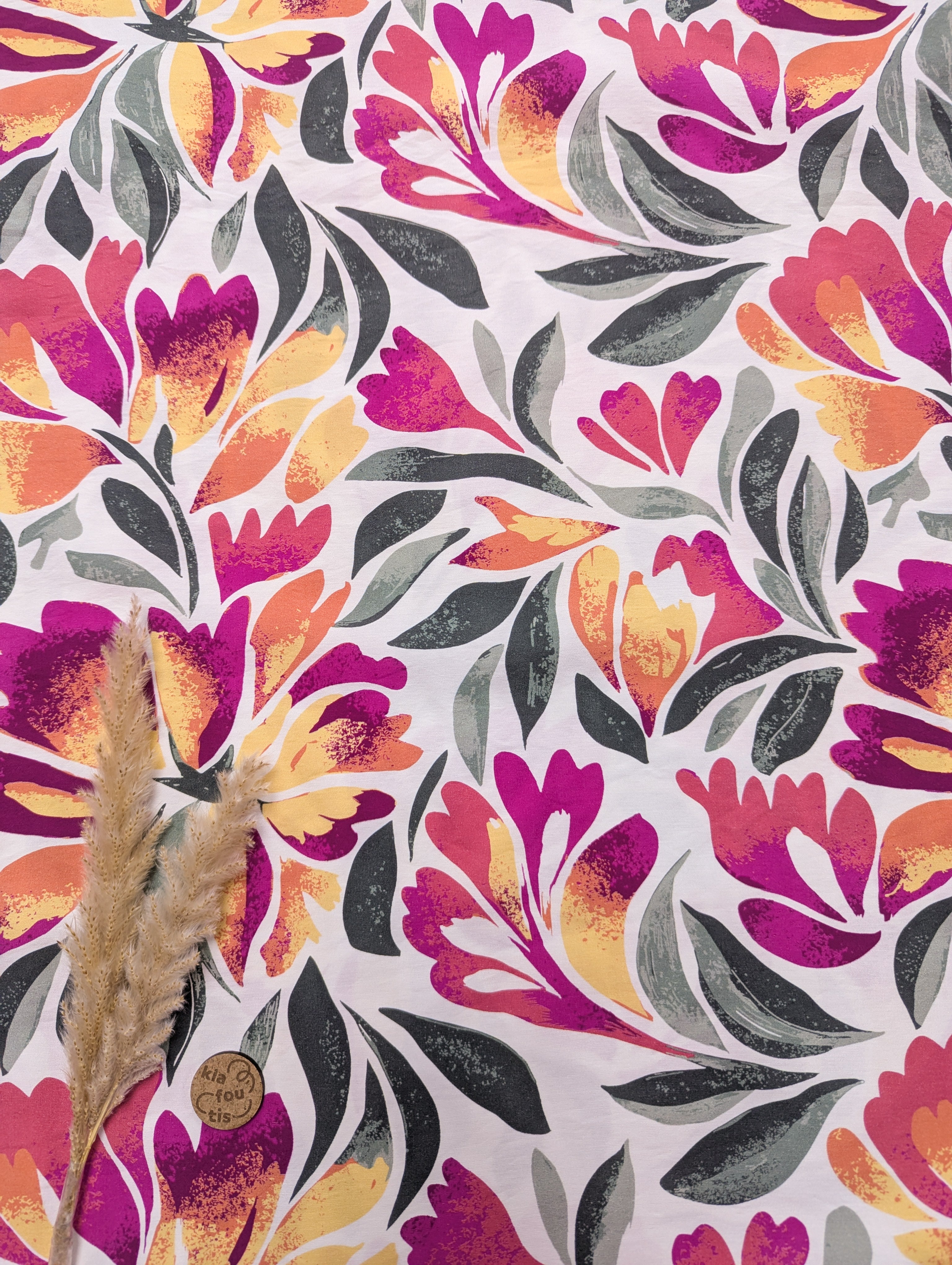 Popeline de viscose écru - ondes florales fuchsia et jaune