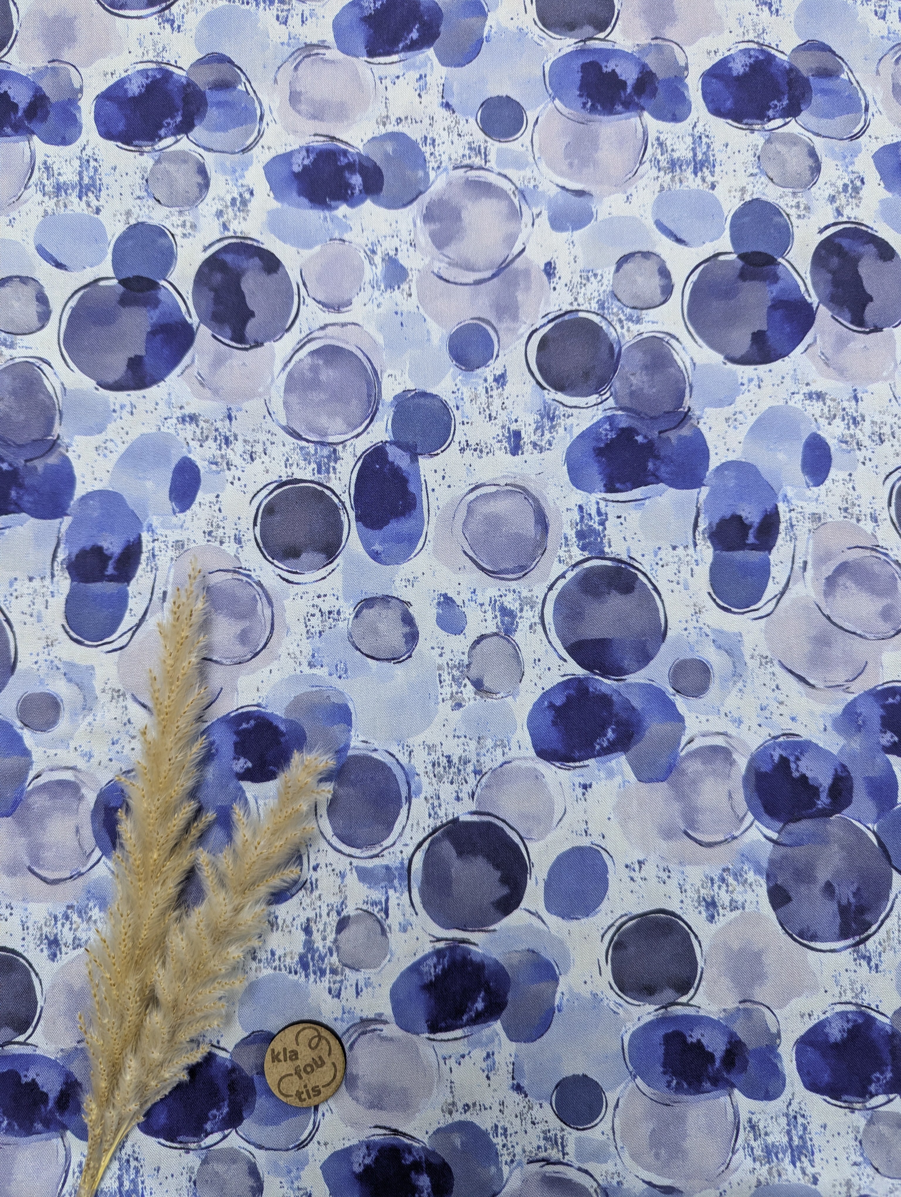 Popeline de viscose bleue - bulles féminines
