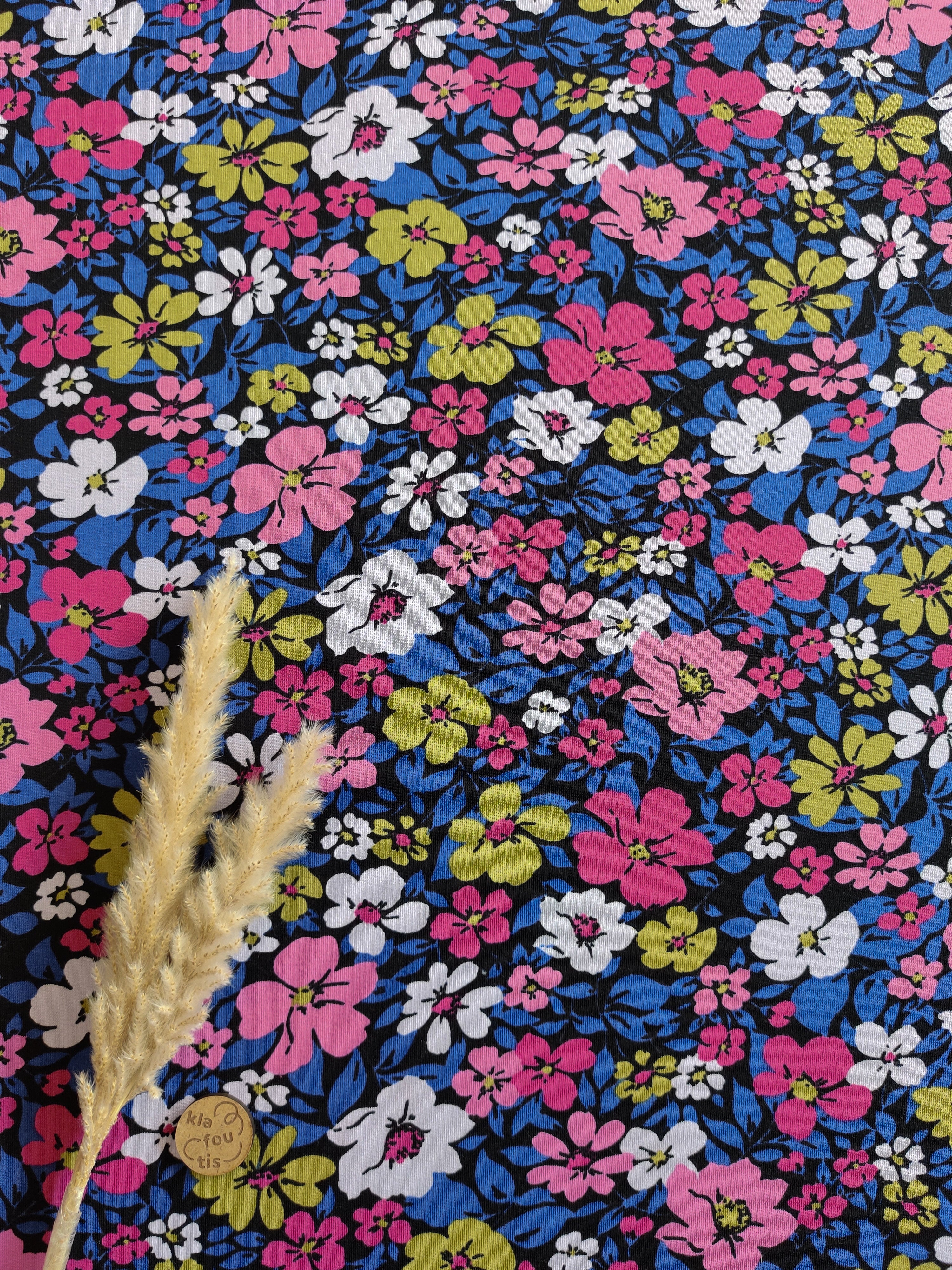 French Terry noir - Fleurs espiègles