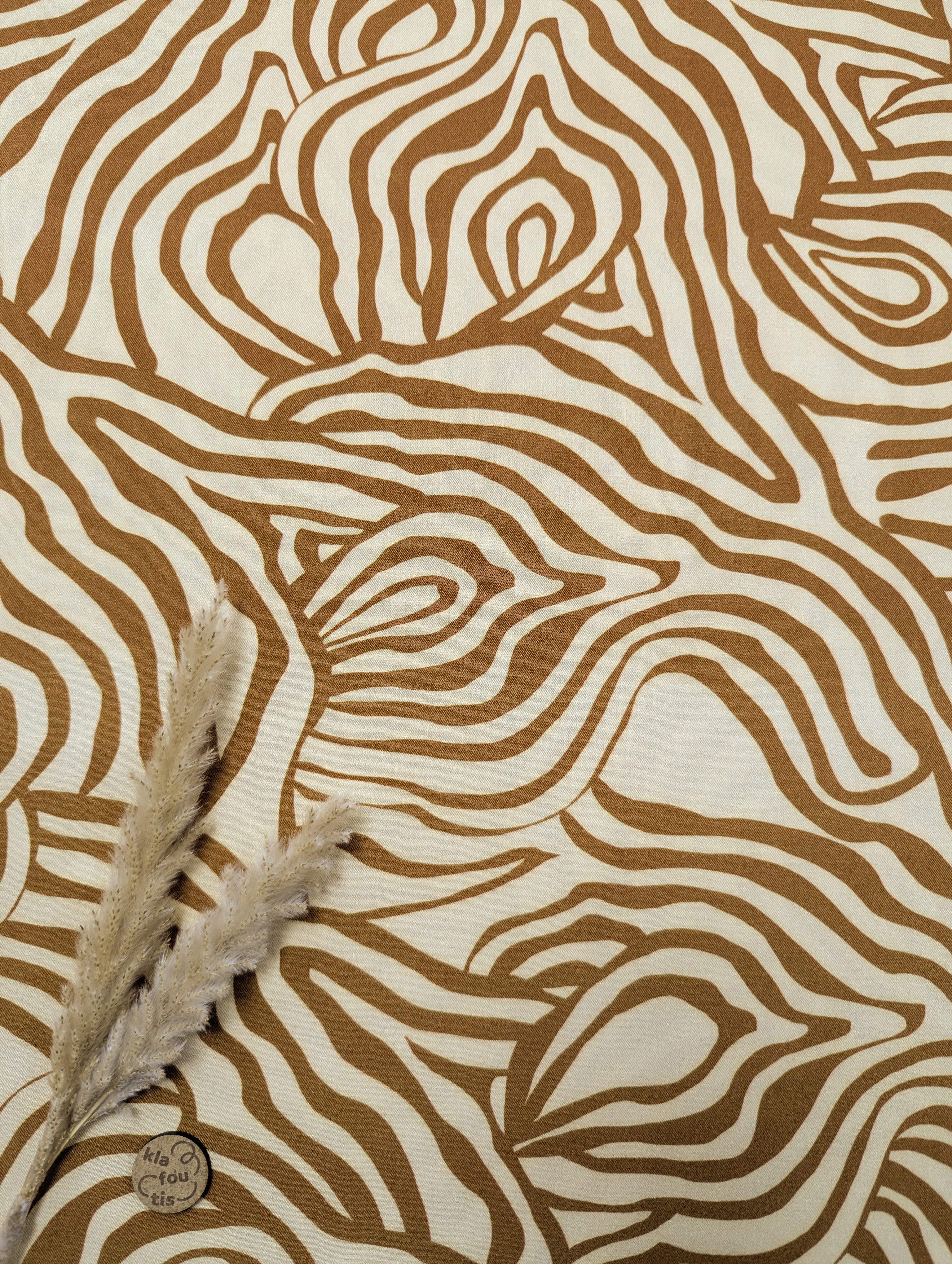 Twill de viscose beige et camel - labyrinthe animal