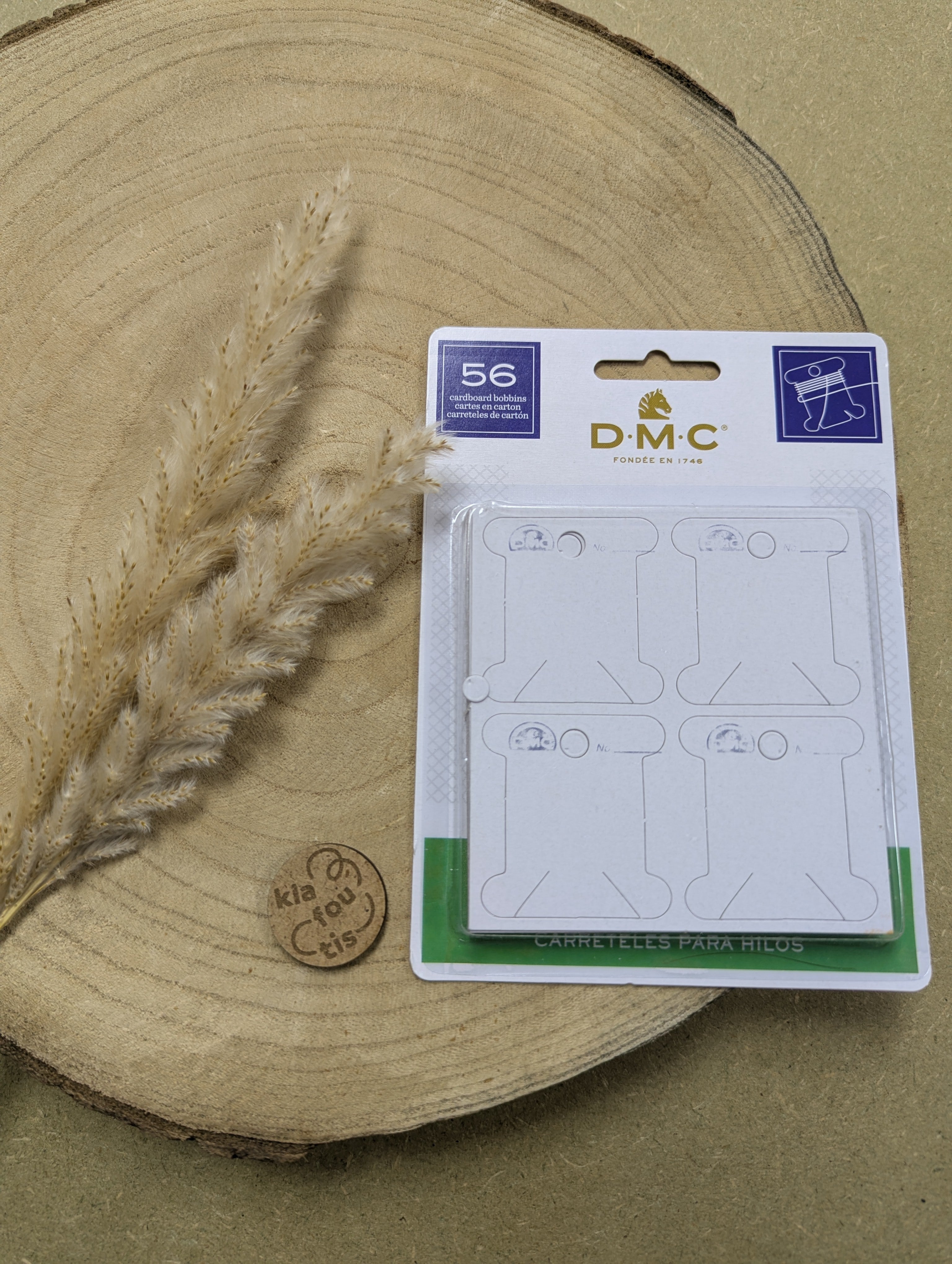 56 cartes en carton pour fils à broder