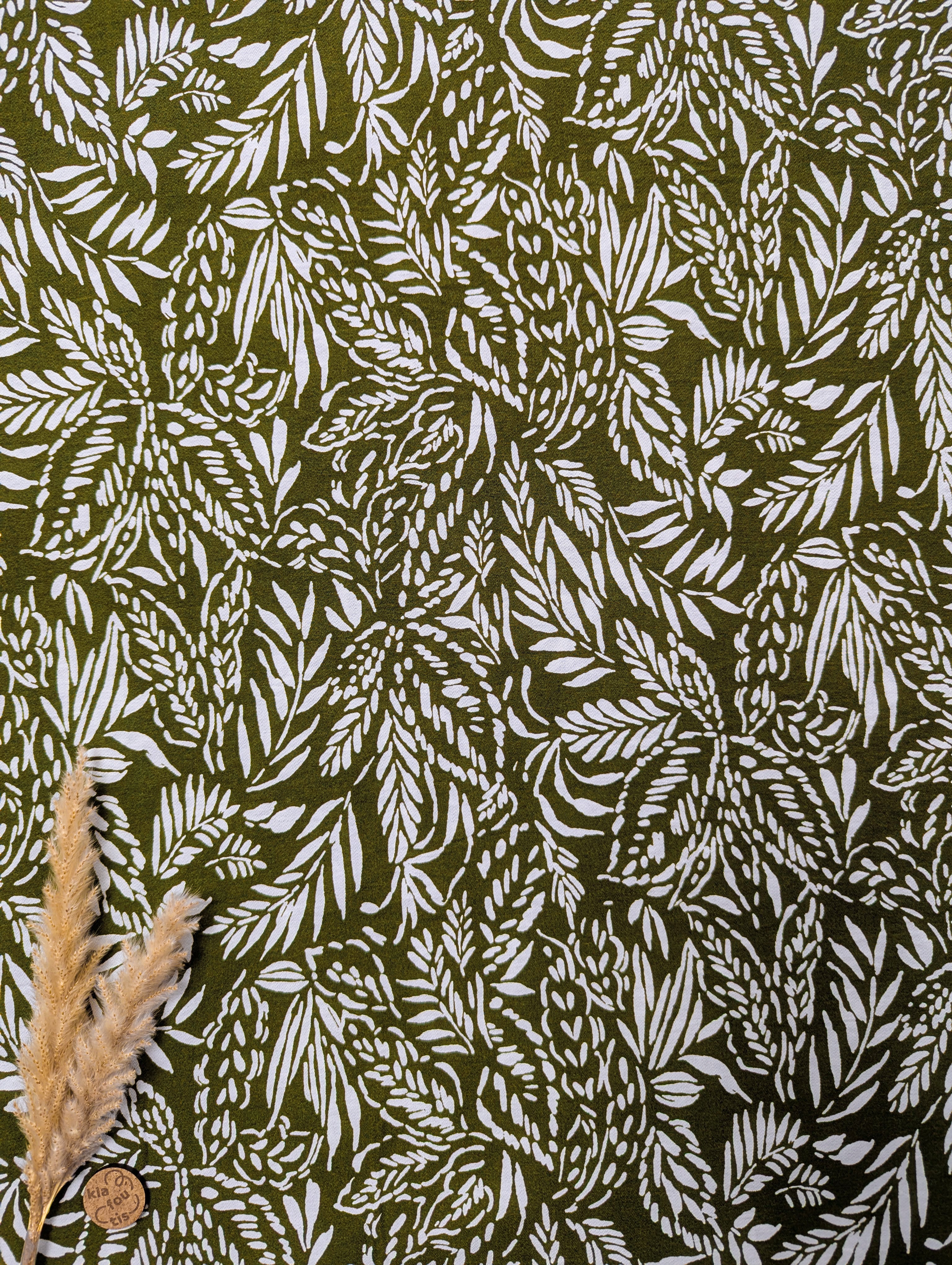 Crêpe de viscose kaki clair - en bord de lac