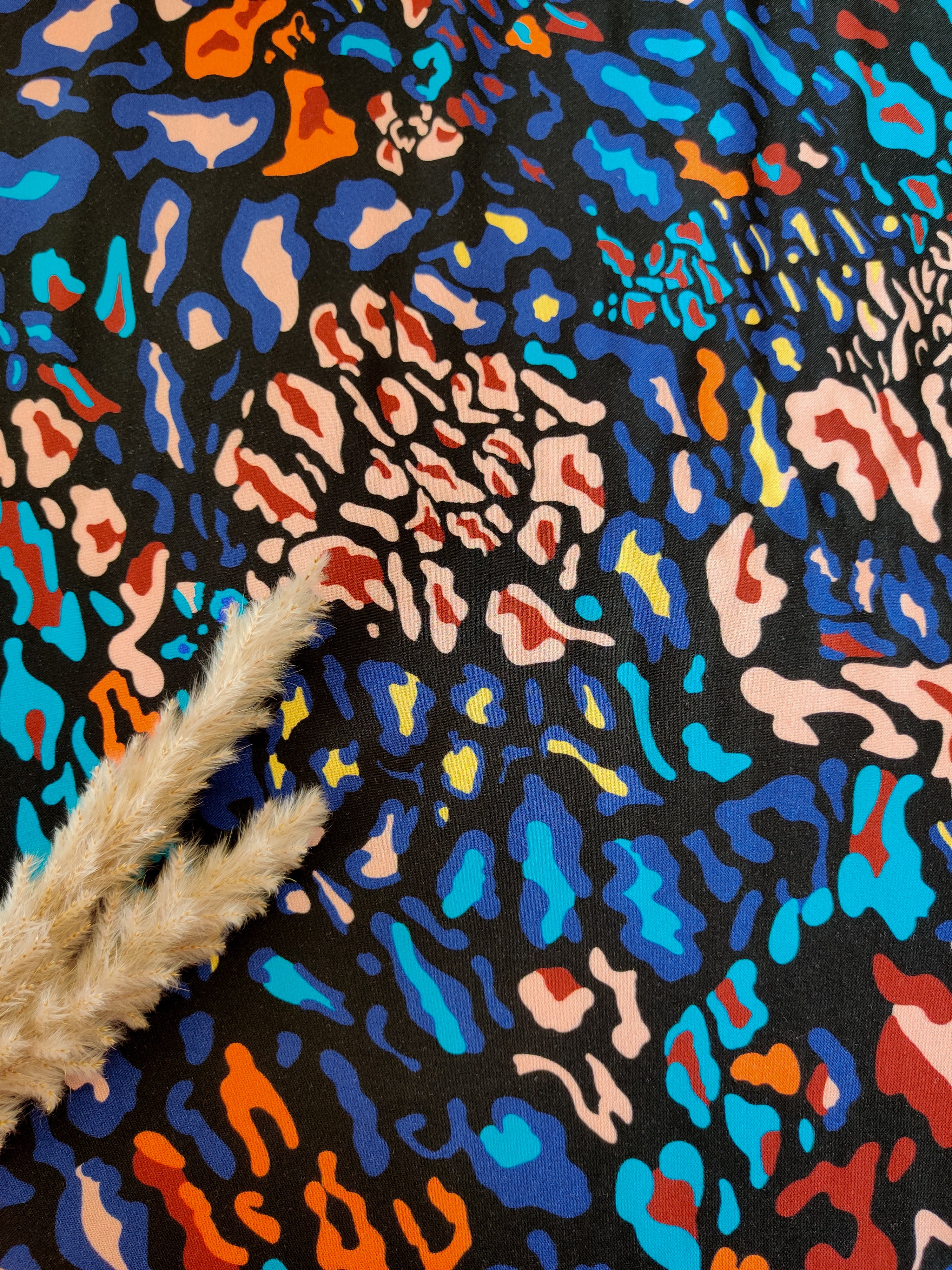 Popeline de viscose noire - Fauve coloré