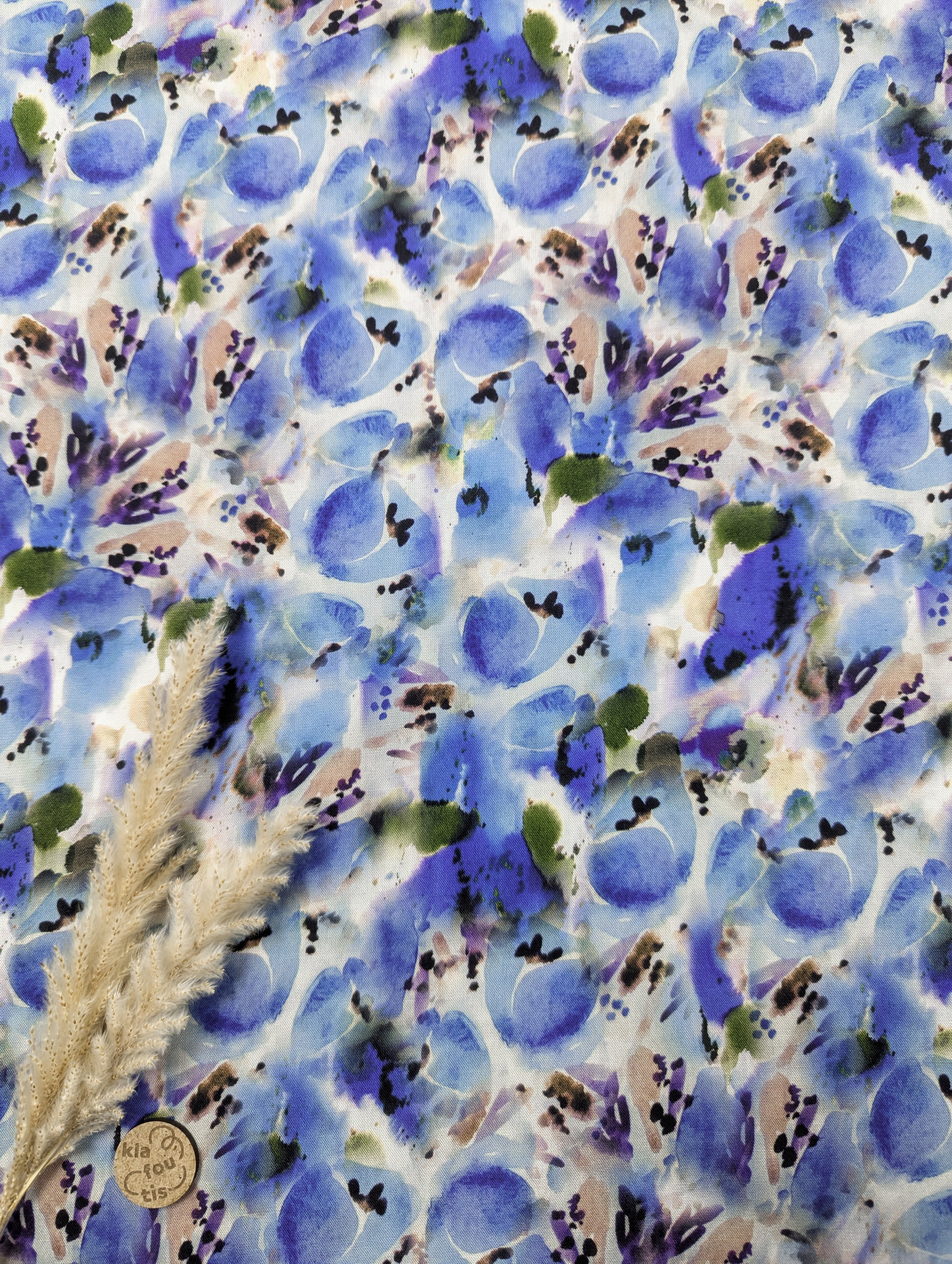 Popeline de viscose écru - abstraction bleue