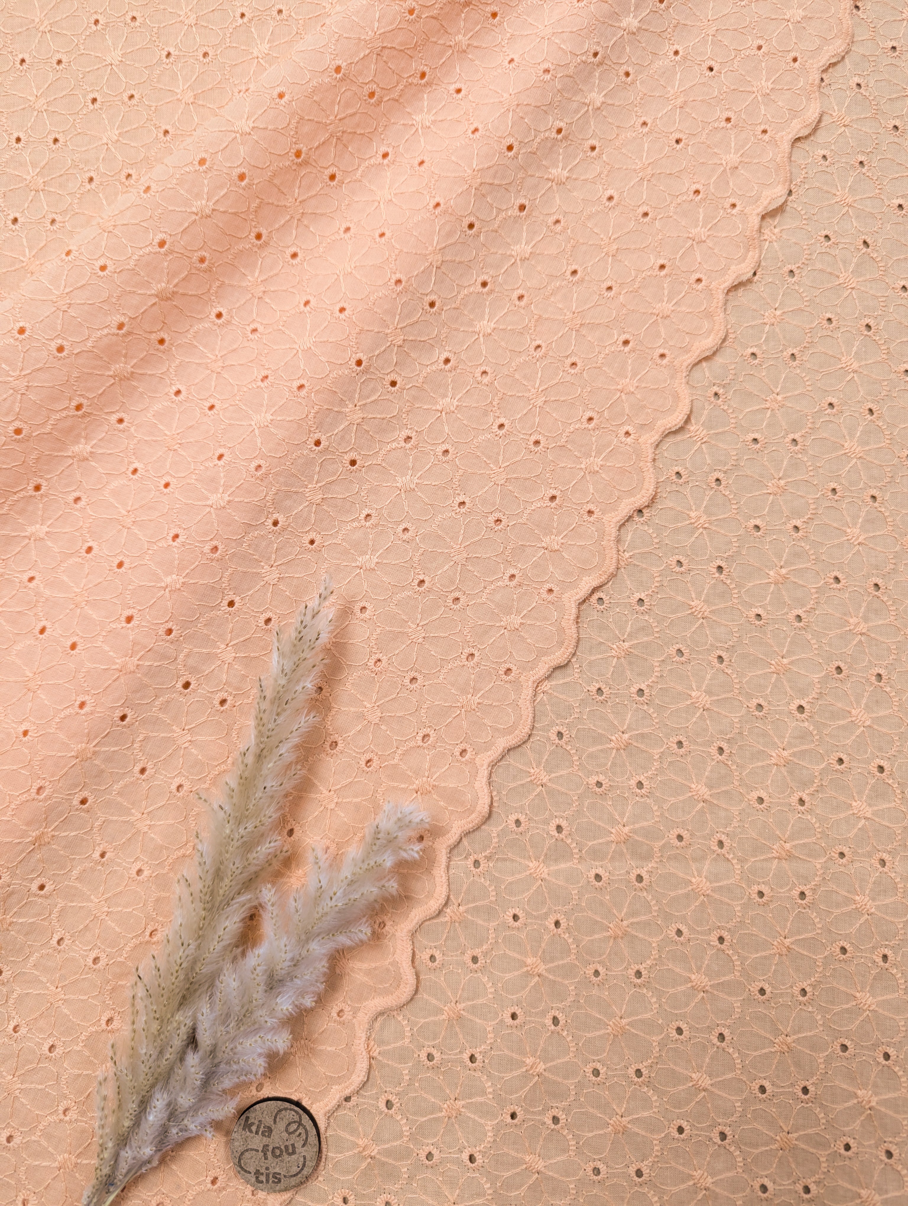 Broderie anglaise orange doux - floraison