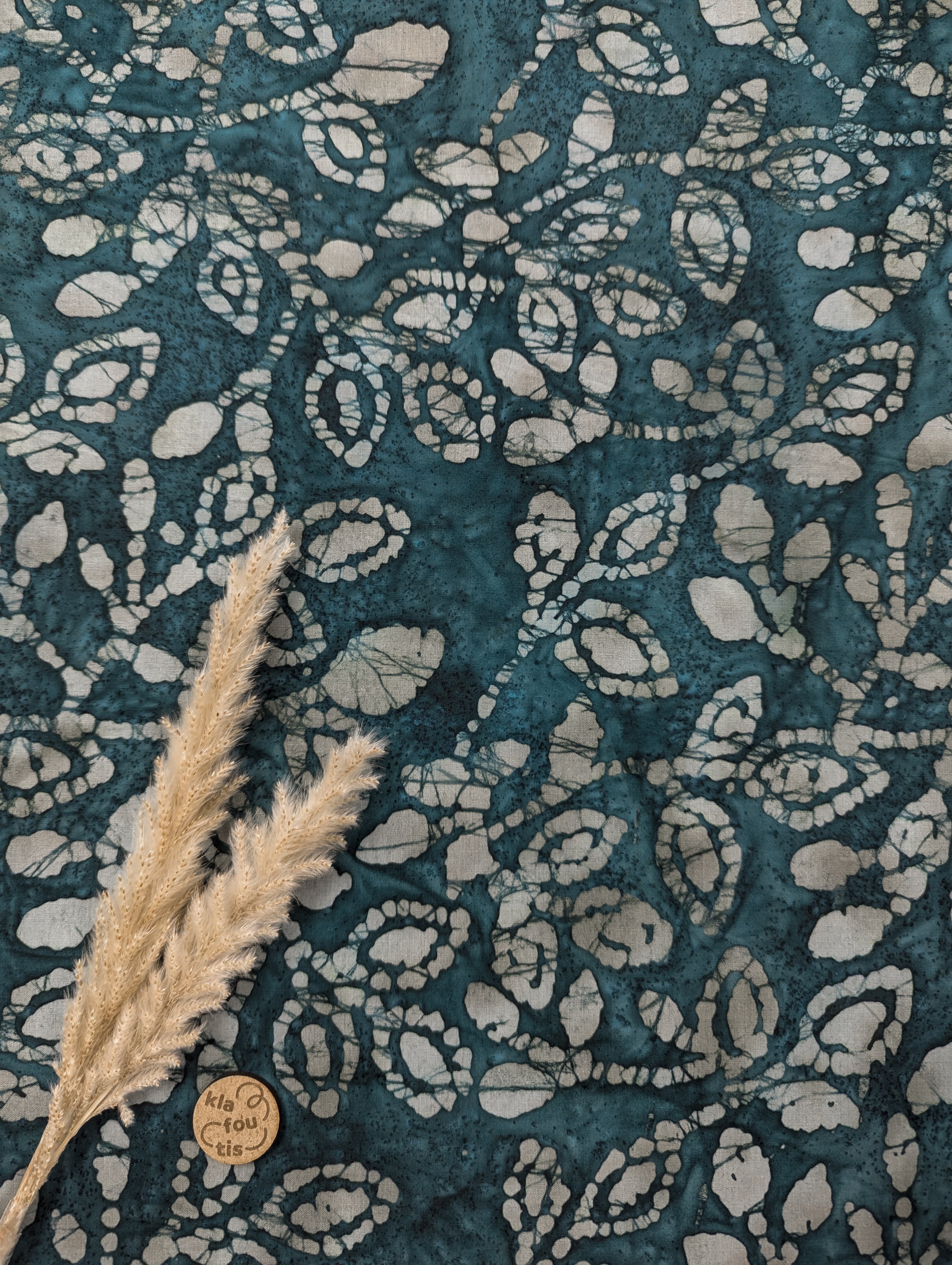 Popeline de coton Batik pétrole - végétal effet froissé