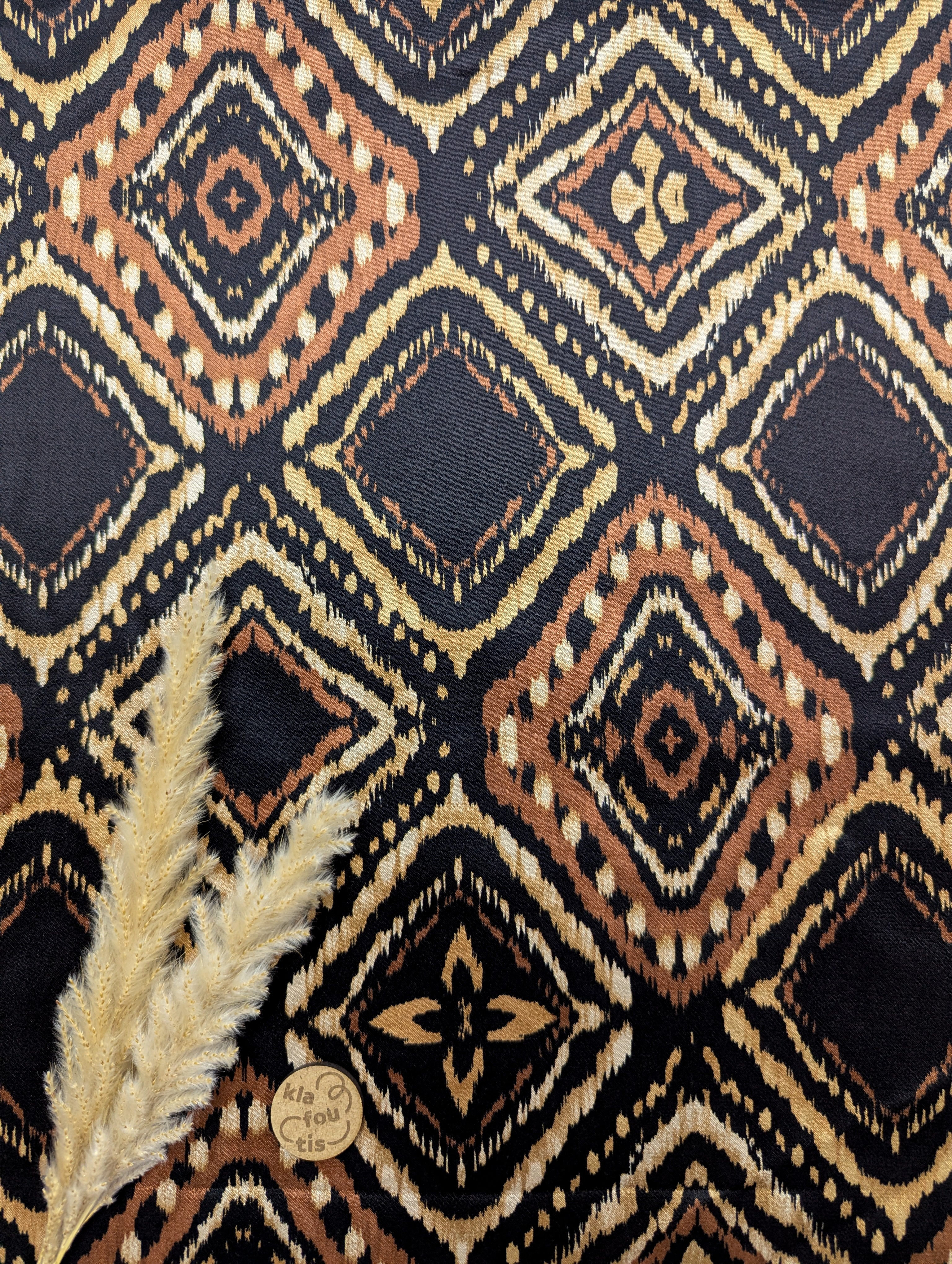 Satin de viscose noir - ethnie géométrique