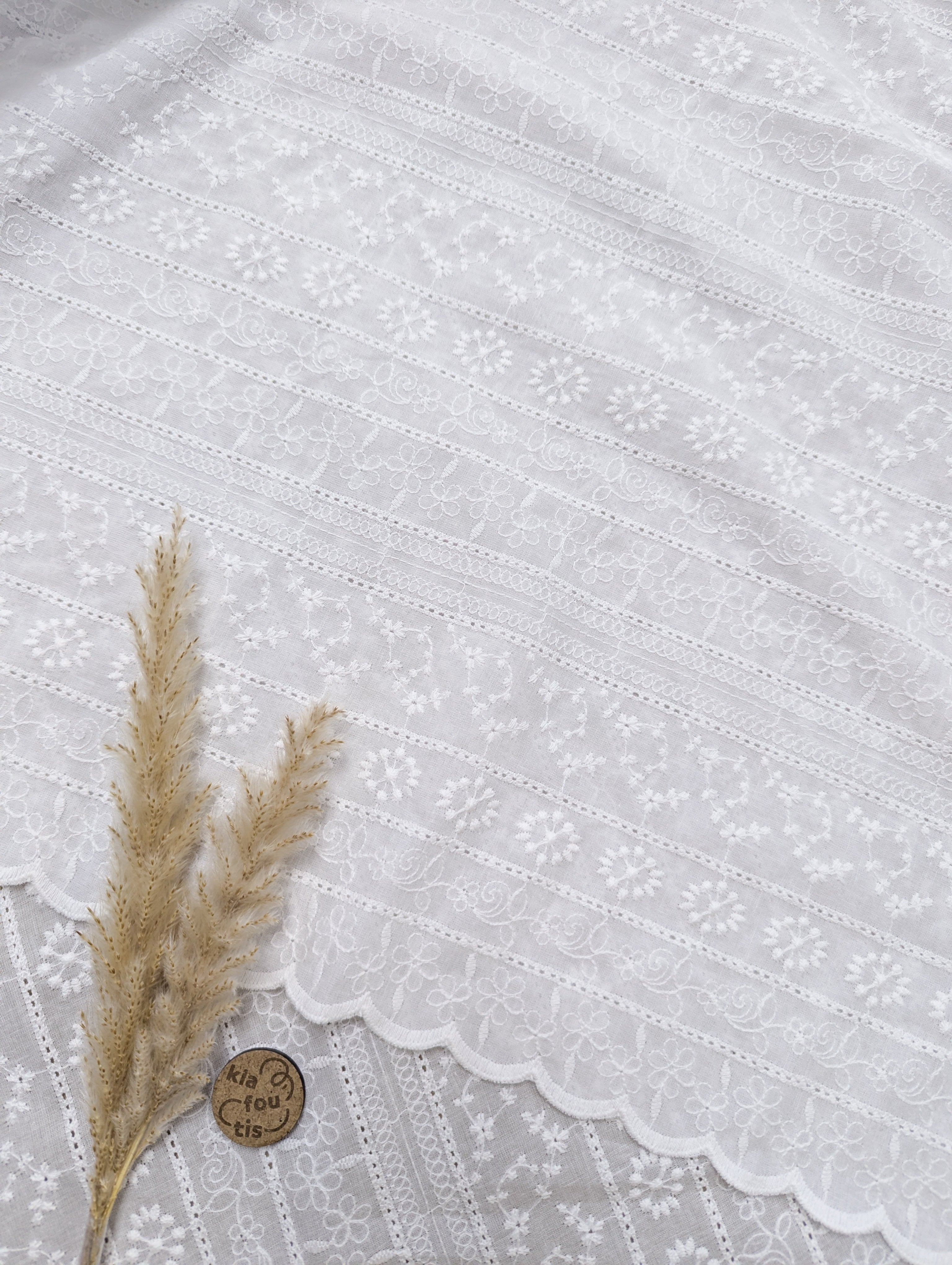 Voile de coton brodé blanc - comme c