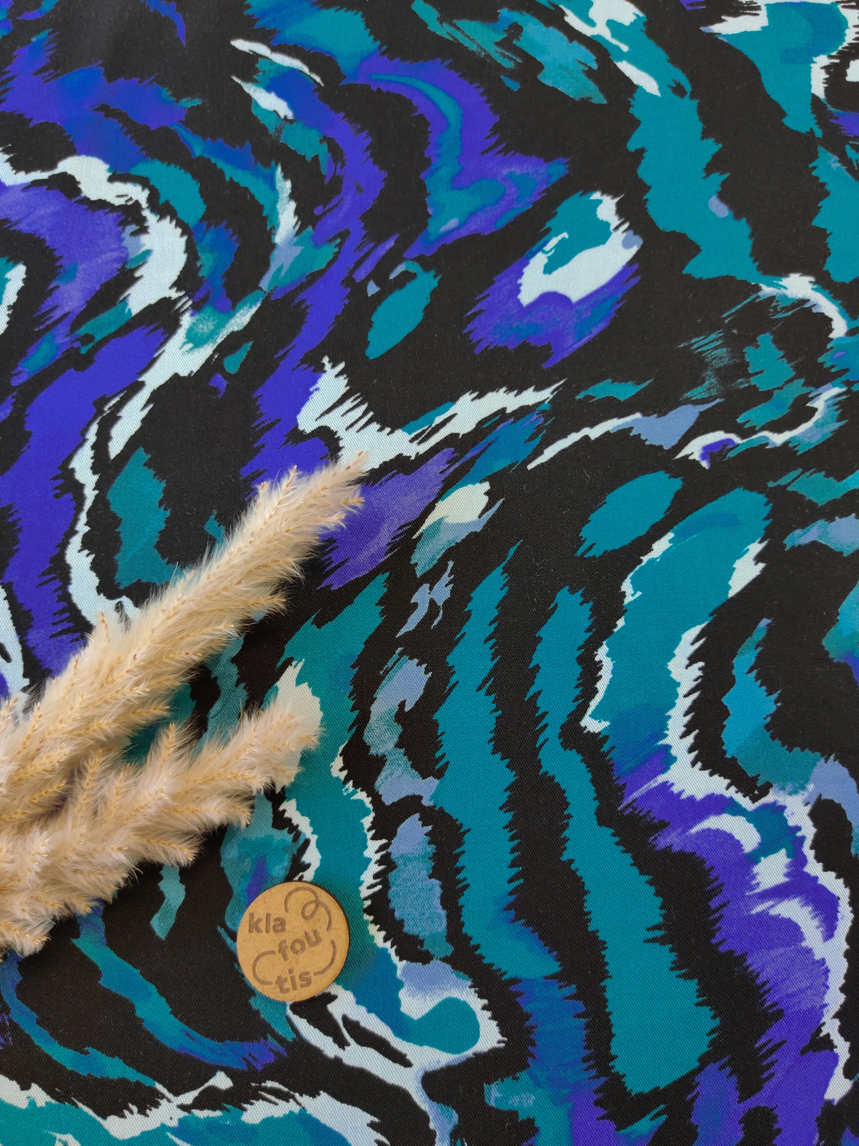 Twill de viscose stretch pétrole - Marbrures libres