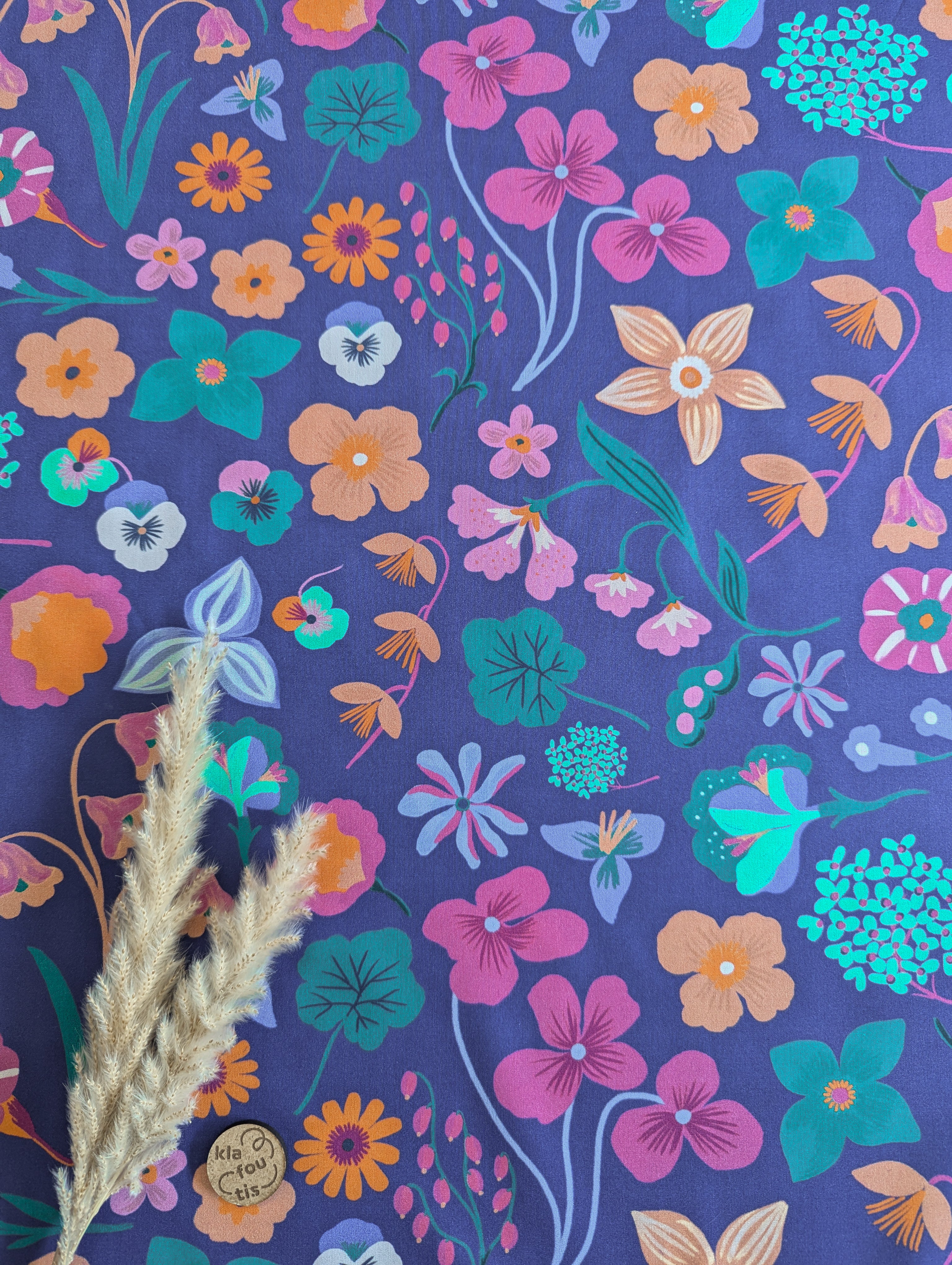 Popeline de coton bleu mauve - fantaisie végétale